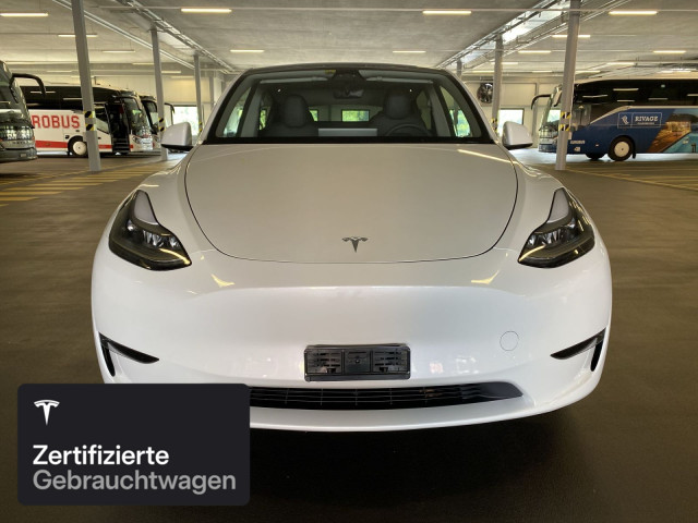 TESLA Model Y Long Range AWD-showroom-element-1