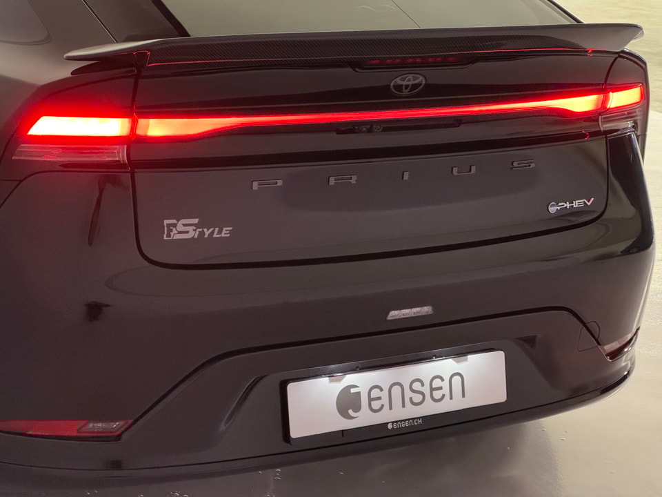 Prius Plug-in Hybrid 2.0 Style Drift Force Edition