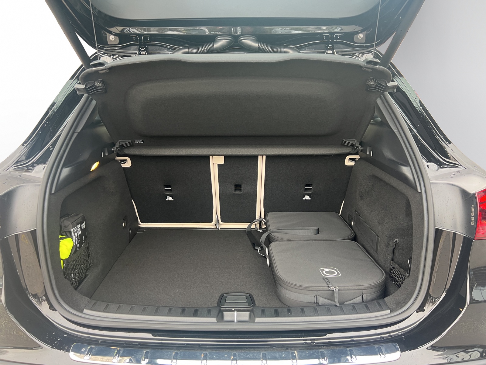 Image MERCEDES-BENZ GLA-250 GLA 250 e EQ Star 8G-DCT