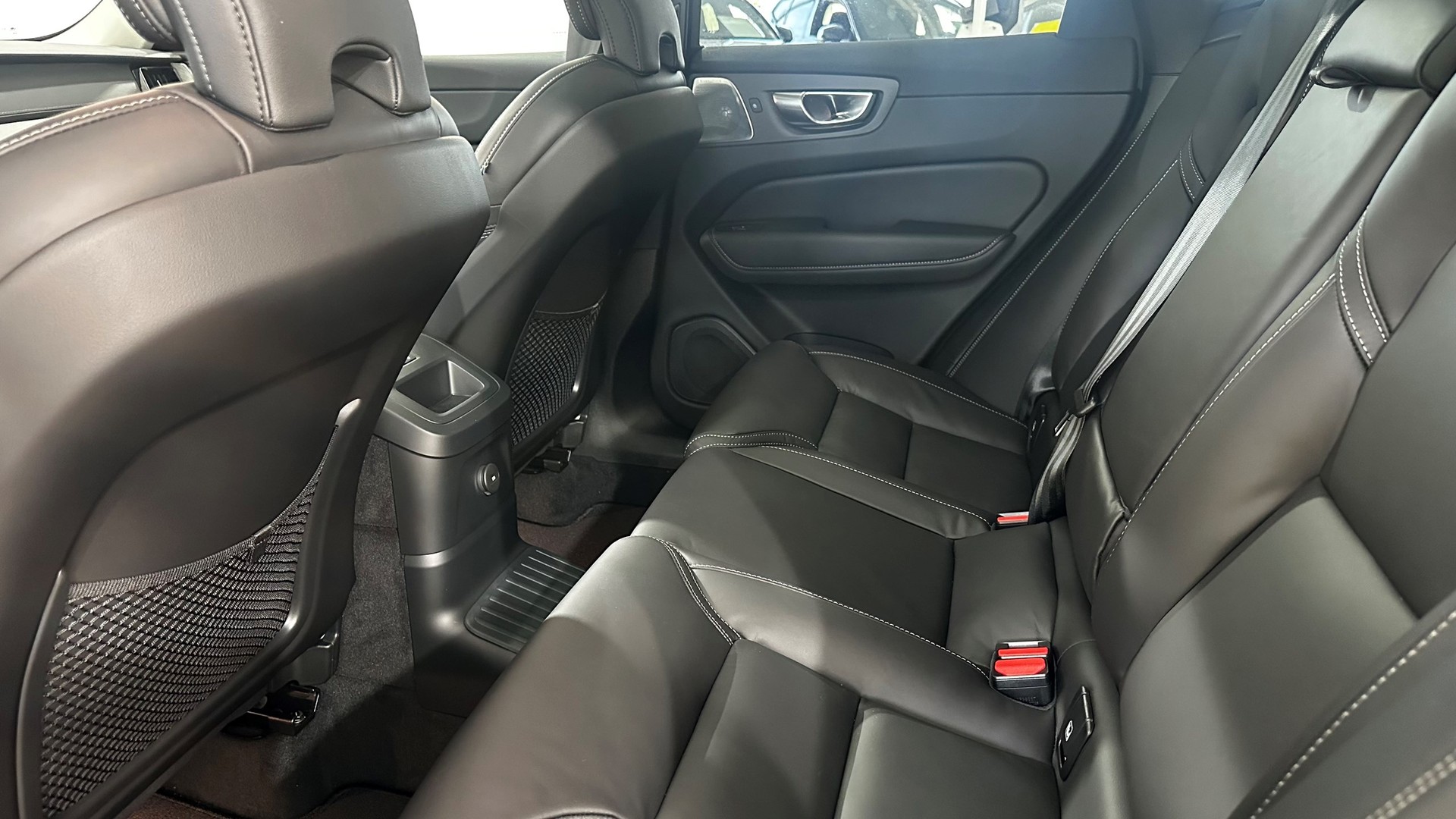 VOLVO XC60 2.0 T8 TE Ultra Dark eAWD-image-5