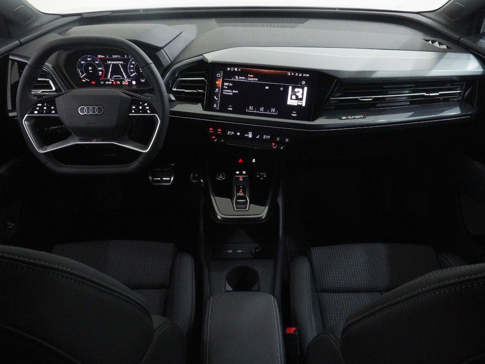 AUDI Q4 e-tron 55 quattro S line-image-11