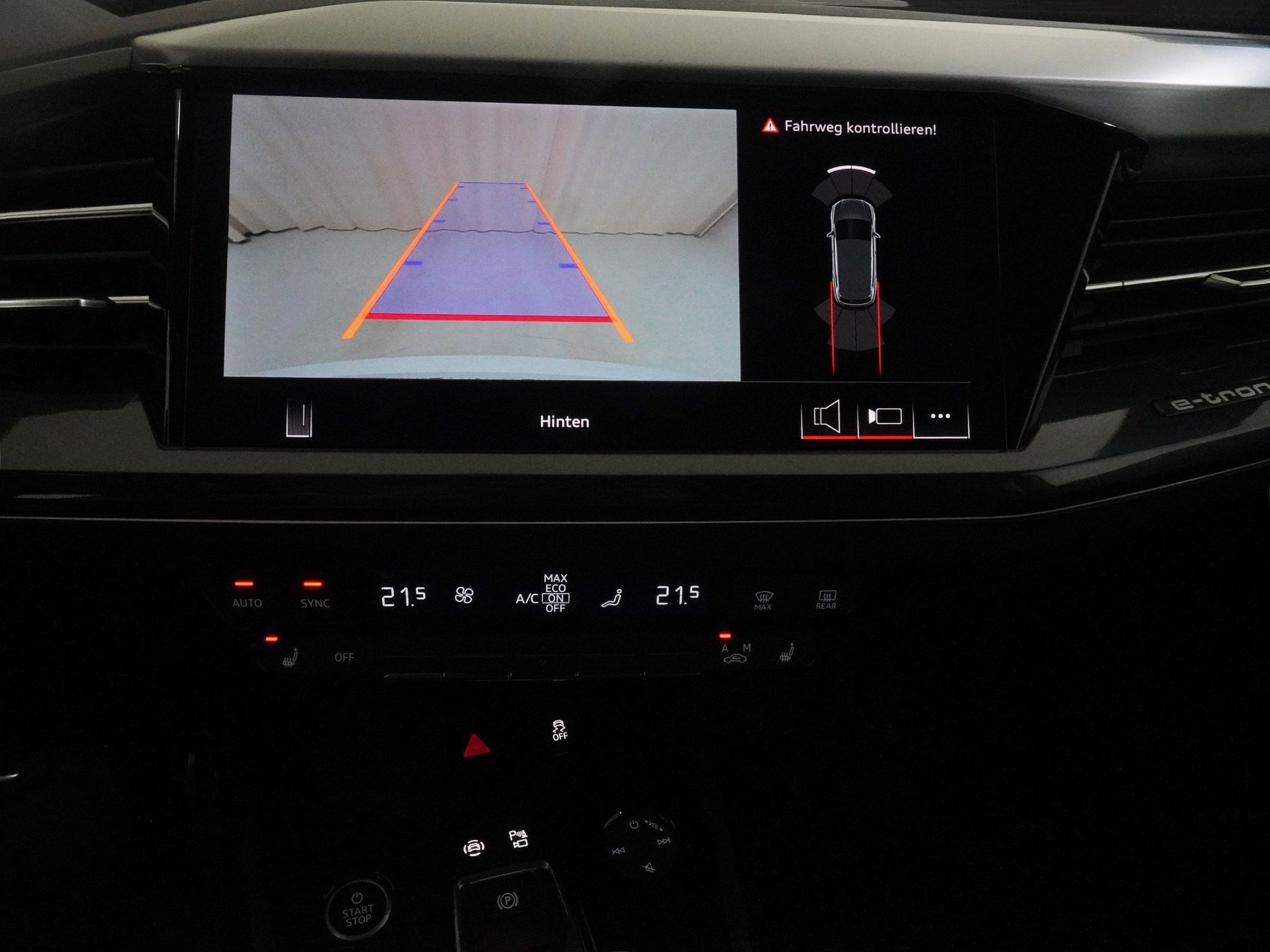 AUDI Q4 e-tron 55 quattro S line-image-17