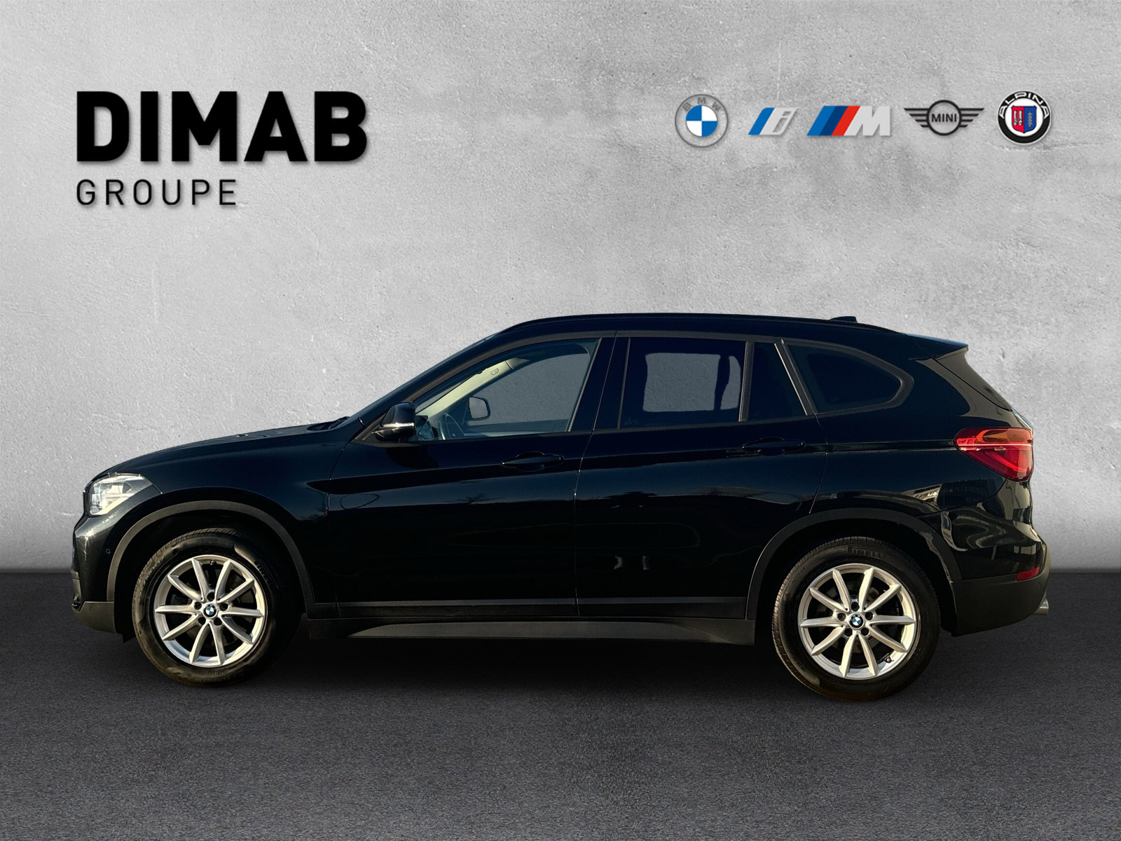 BMW X1 xDrive 20d xLine Steptronic-showroom-element-1
