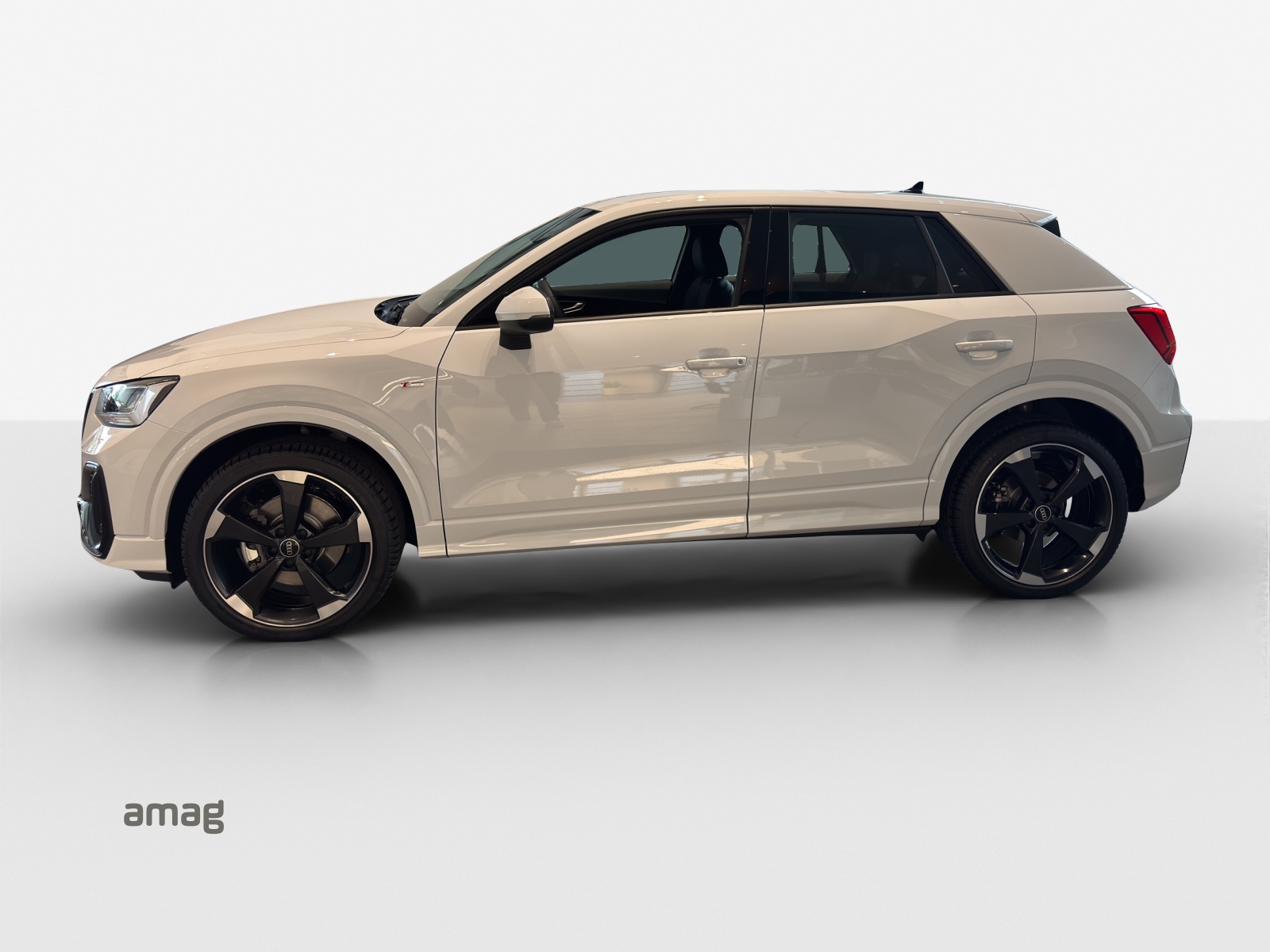 AUDI Q2 40 TFSI S line Attraction quattro S-tronic-showroom-element-1
