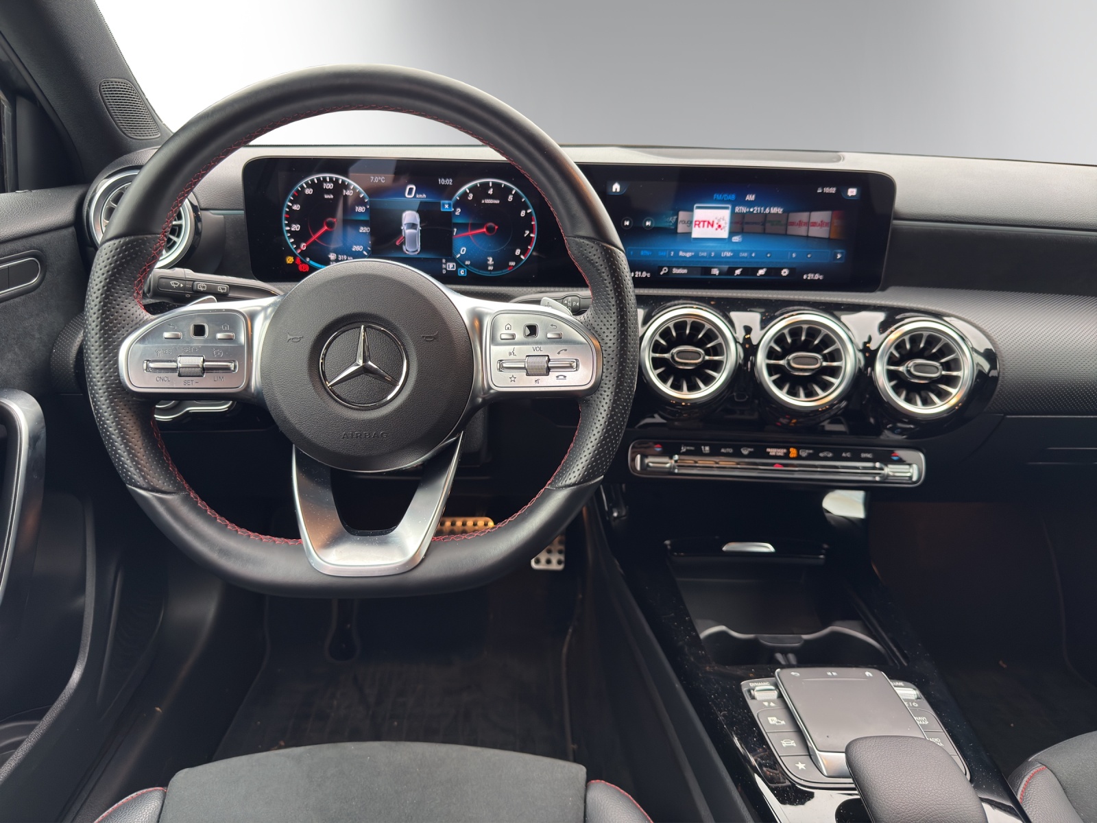 Image MERCEDES-BENZ A-250 A 250 AMG Line 4Matic