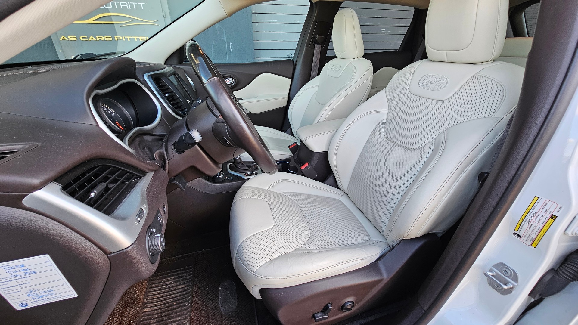 JEEP Cherokee 2.2TD Overland 4x4 9ATX Automat AD-image-9