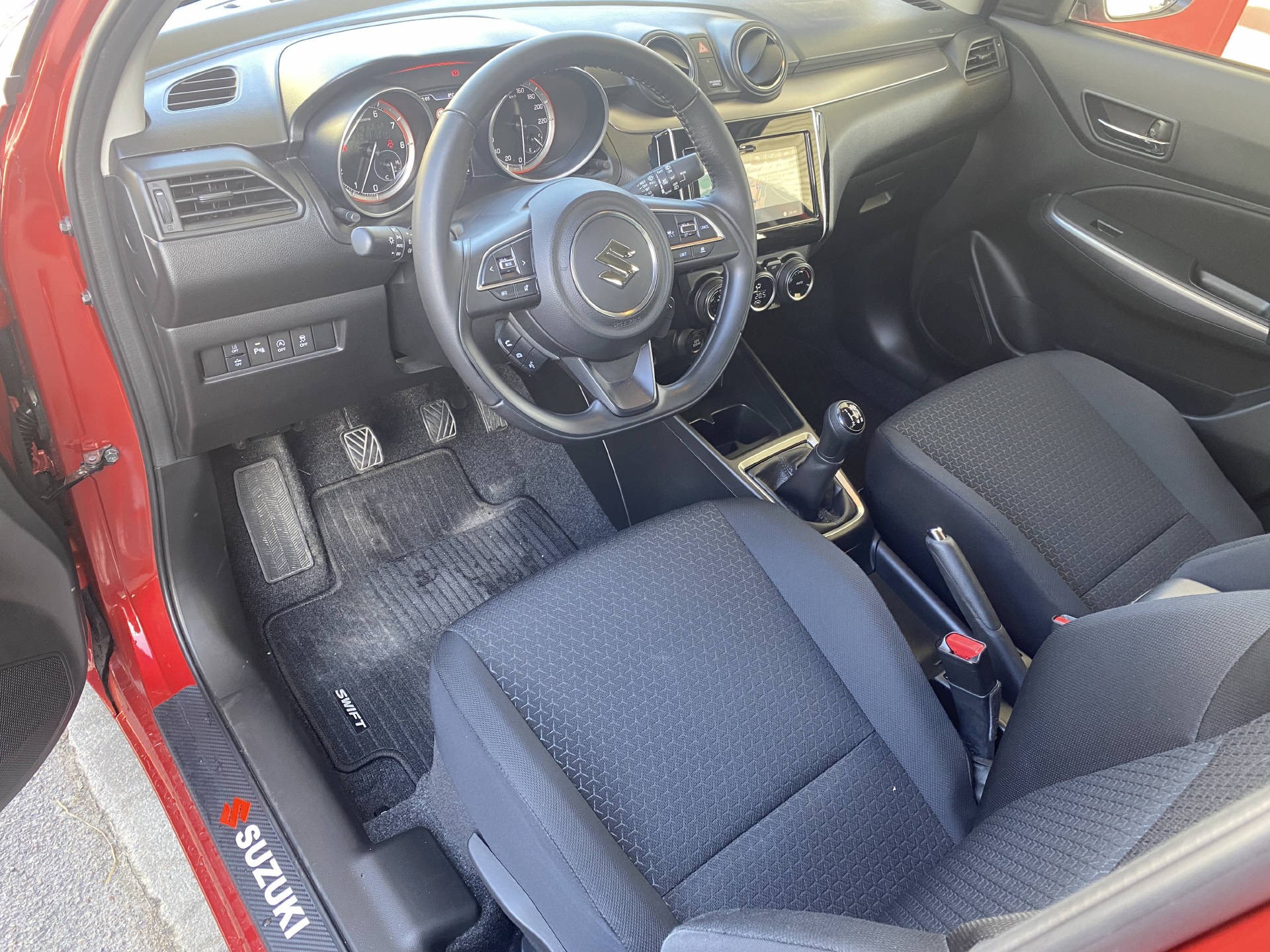 SUZUKI Swift 1.2 Compact Top Hybrid 4x4-image-11