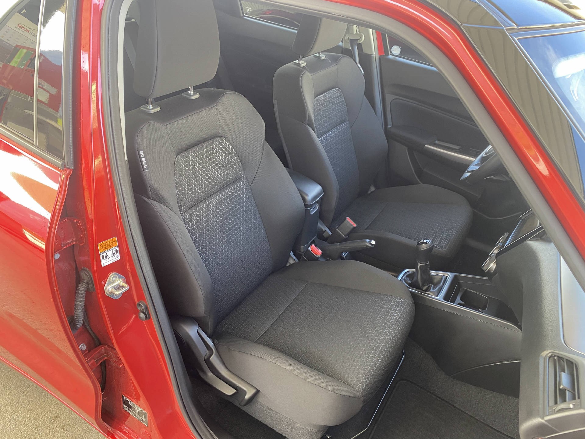 SUZUKI Swift 1.2 Compact Top Hybrid 4x4-image-6