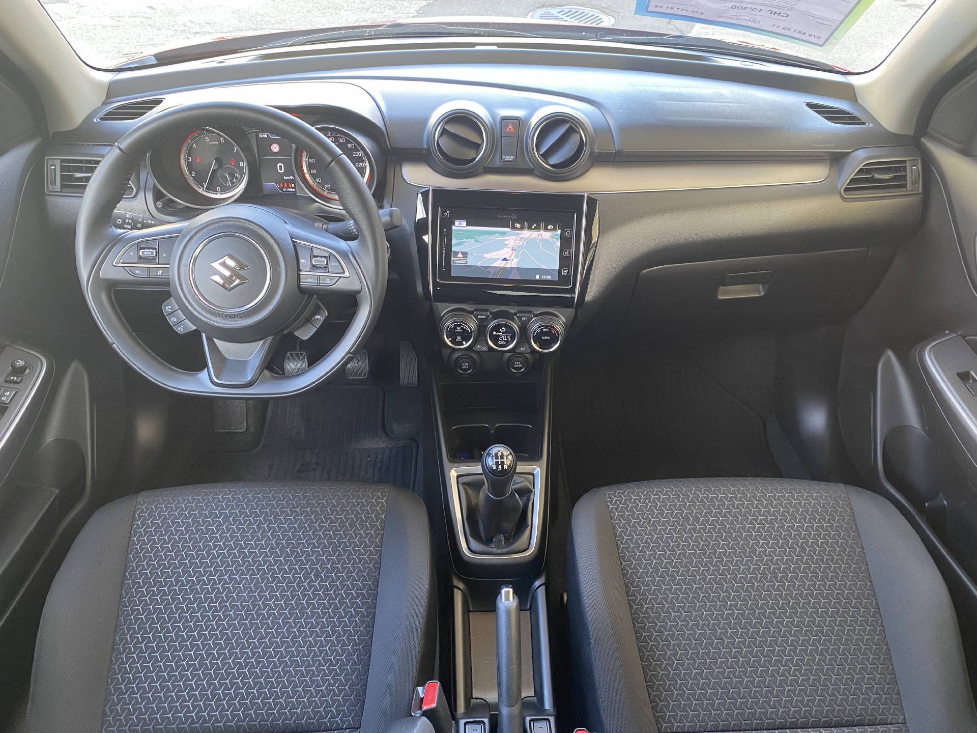 SUZUKI Swift 1.2 Compact Top Hybrid 4x4-image-7