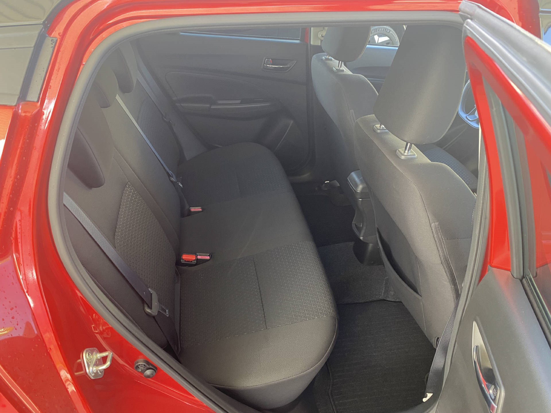 SUZUKI Swift 1.2 Compact Top Hybrid 4x4-image-8