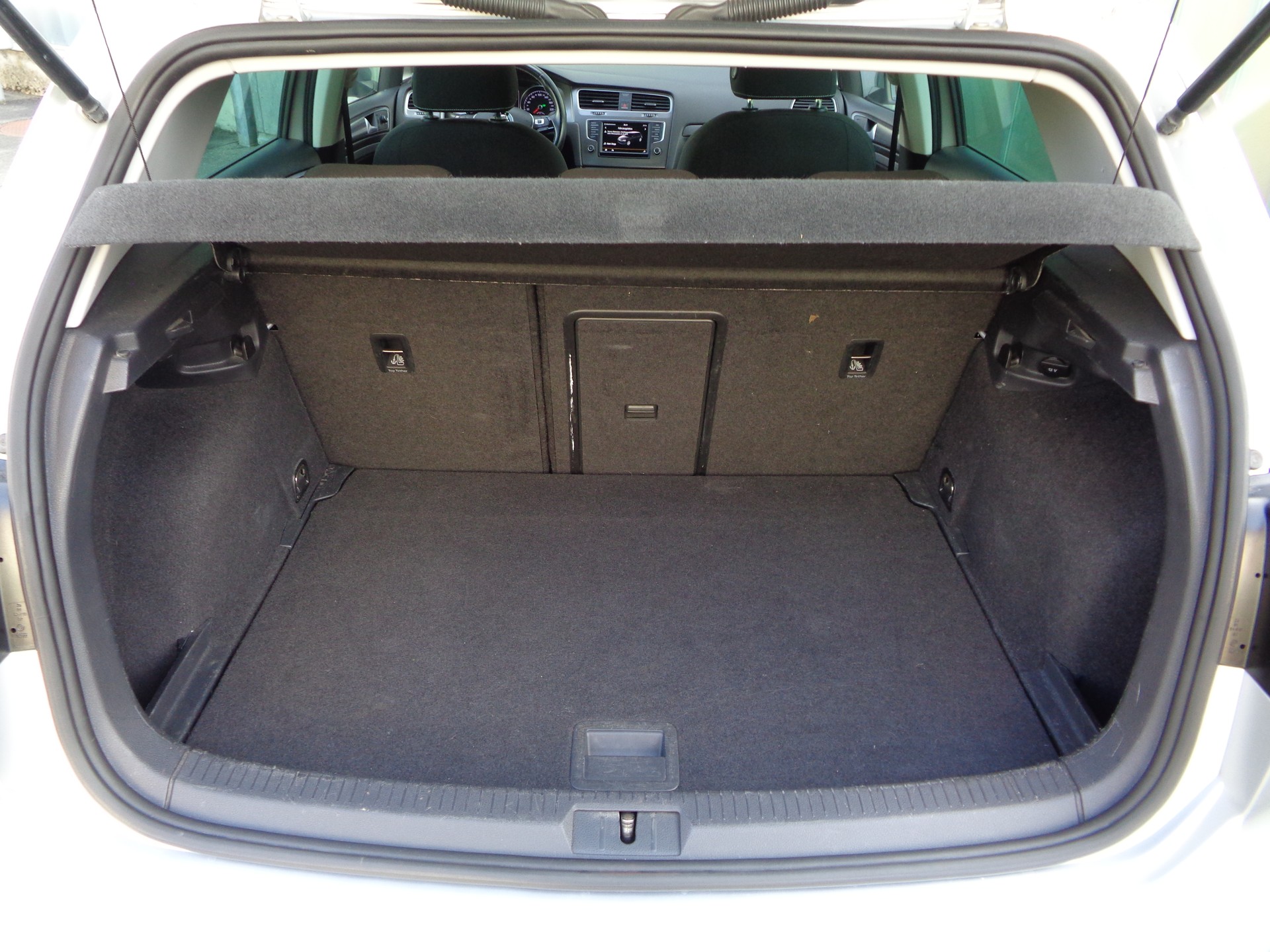 VW Golf 2.0 TDI Lounge DSG-image-14