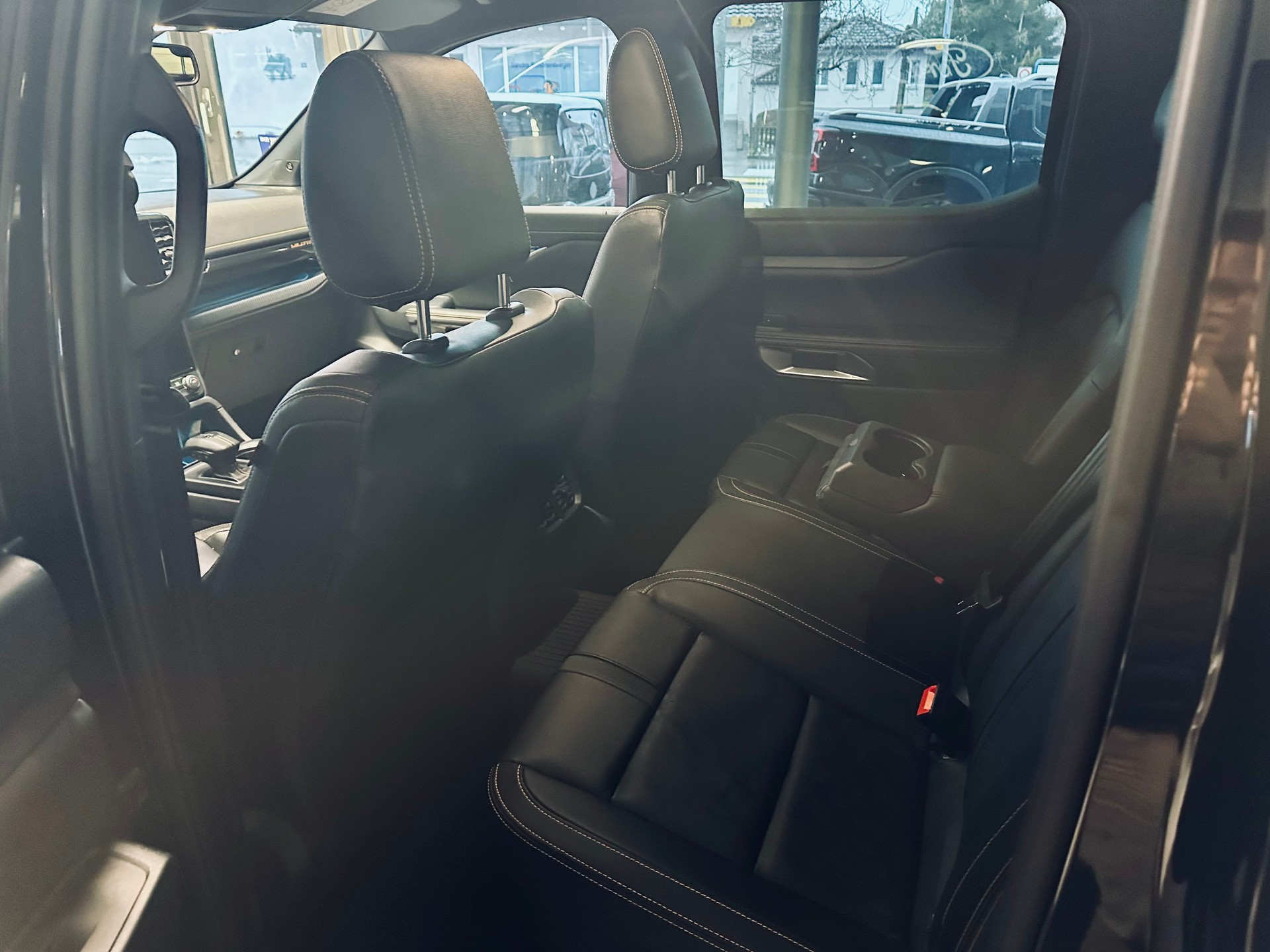 FORD Ranger Wildtrak 3.0 Eco Blue e-4WD Automat-image-6