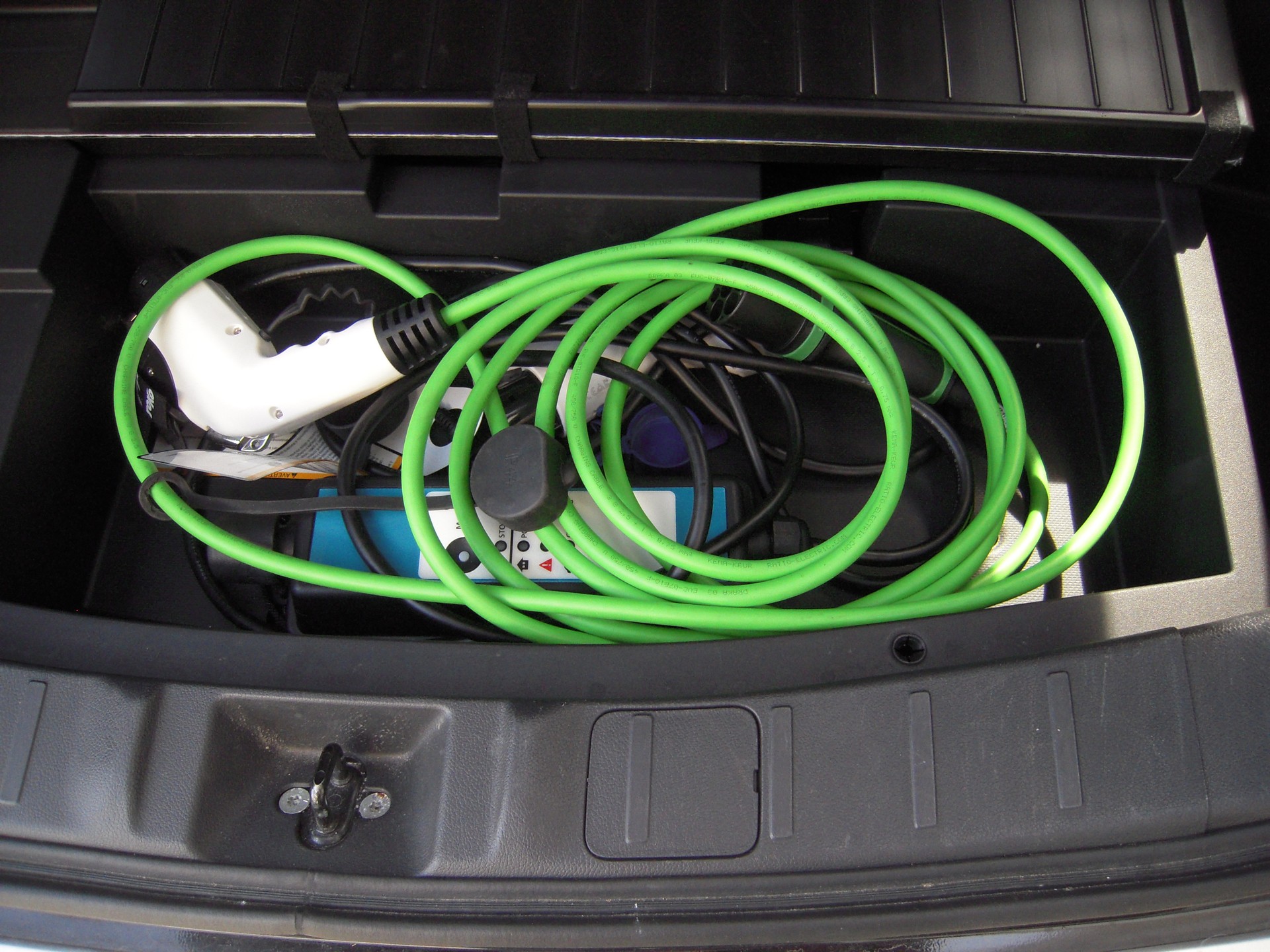 MITSUBISHI Outlander 2.4 PHEV Diamond 4WD Automatic-image-9