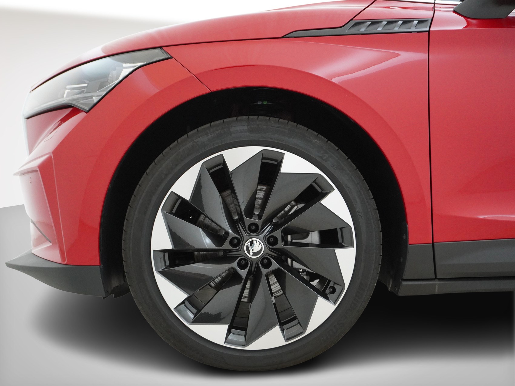 SKODA ENYAQ iV 80 Suite-image-9