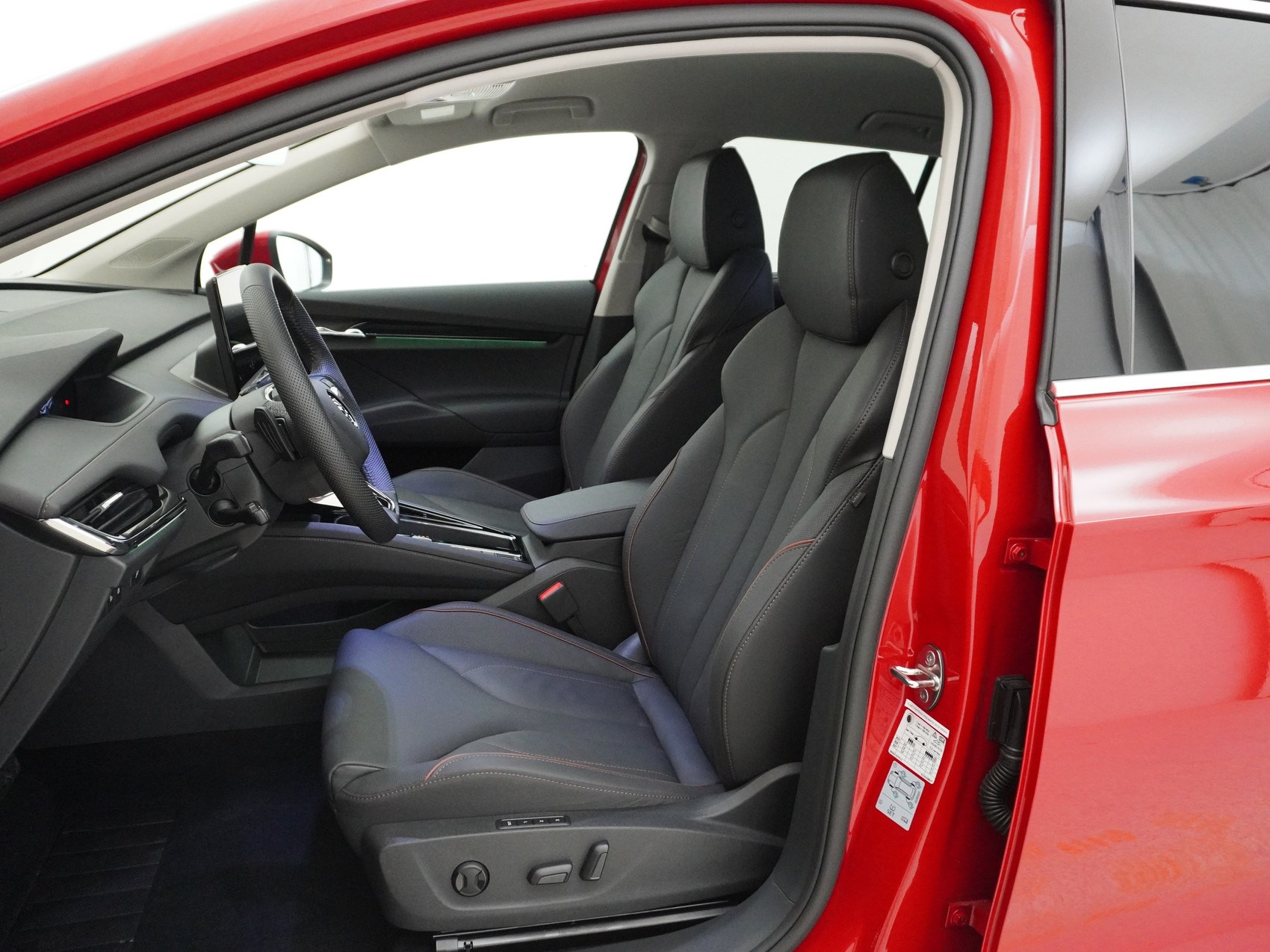 SKODA ENYAQ iV 80 Suite-image-12