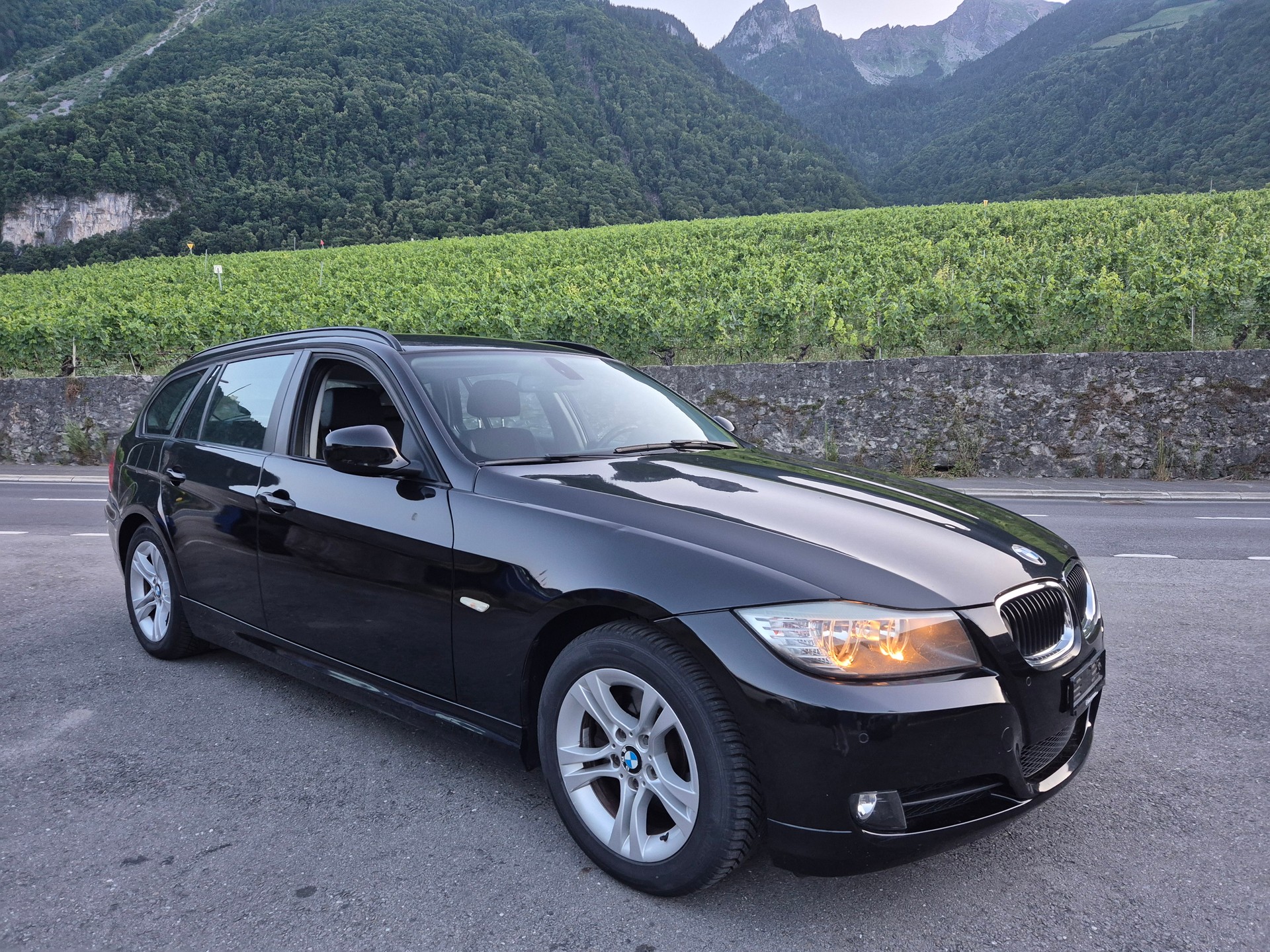BMW 320i Touring Dynamic Edition Steptronic