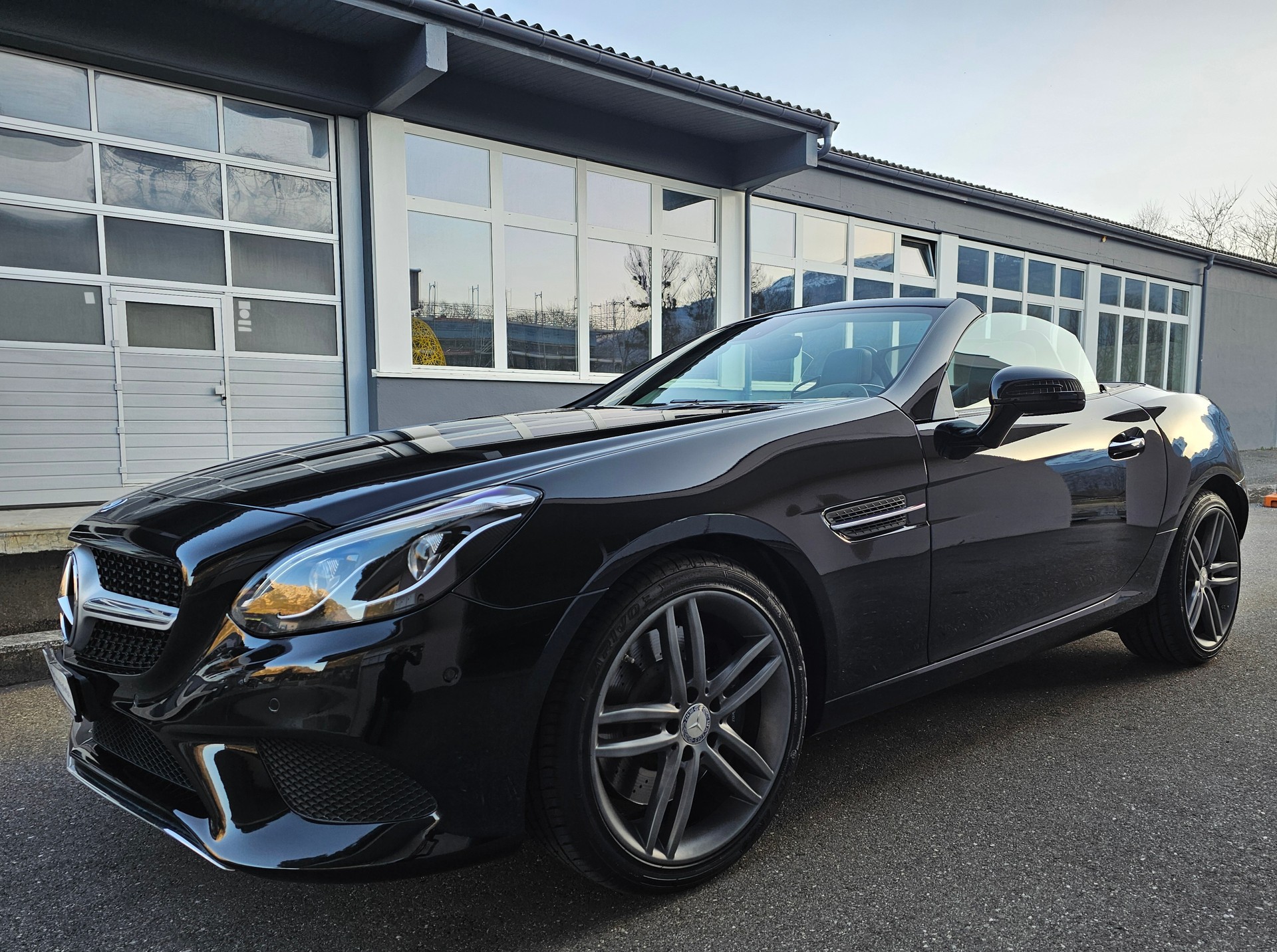 MERCEDES-BENZ SLC 300 9G-Tronic