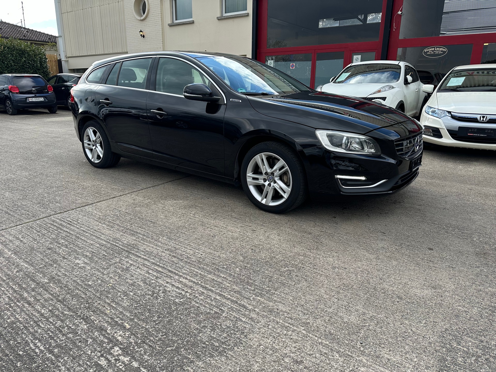 VOLVO V60 D6 AWD Plug-in Hybrid Momentum Geartronic-showroom-element-1