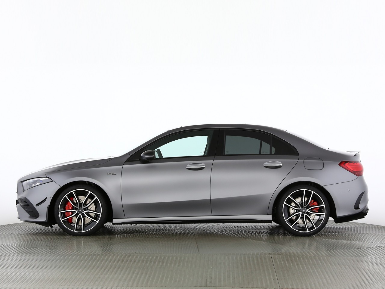 MERCEDES-BENZ A AMG 35 4Matic+ 8G-DCT-showroom-element-1