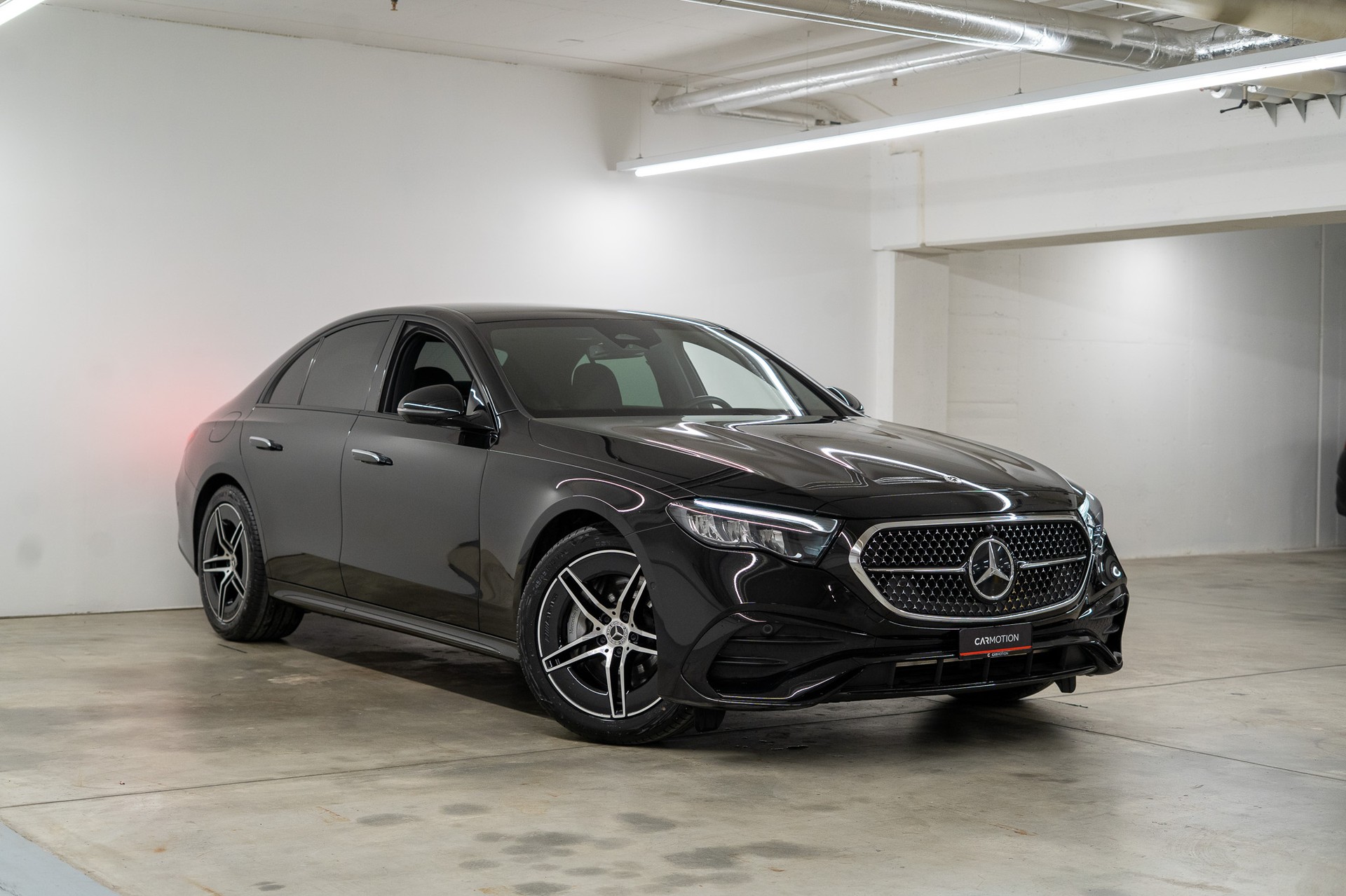 MERCEDES-BENZ E 220 d AMG Line-showroom-element-2