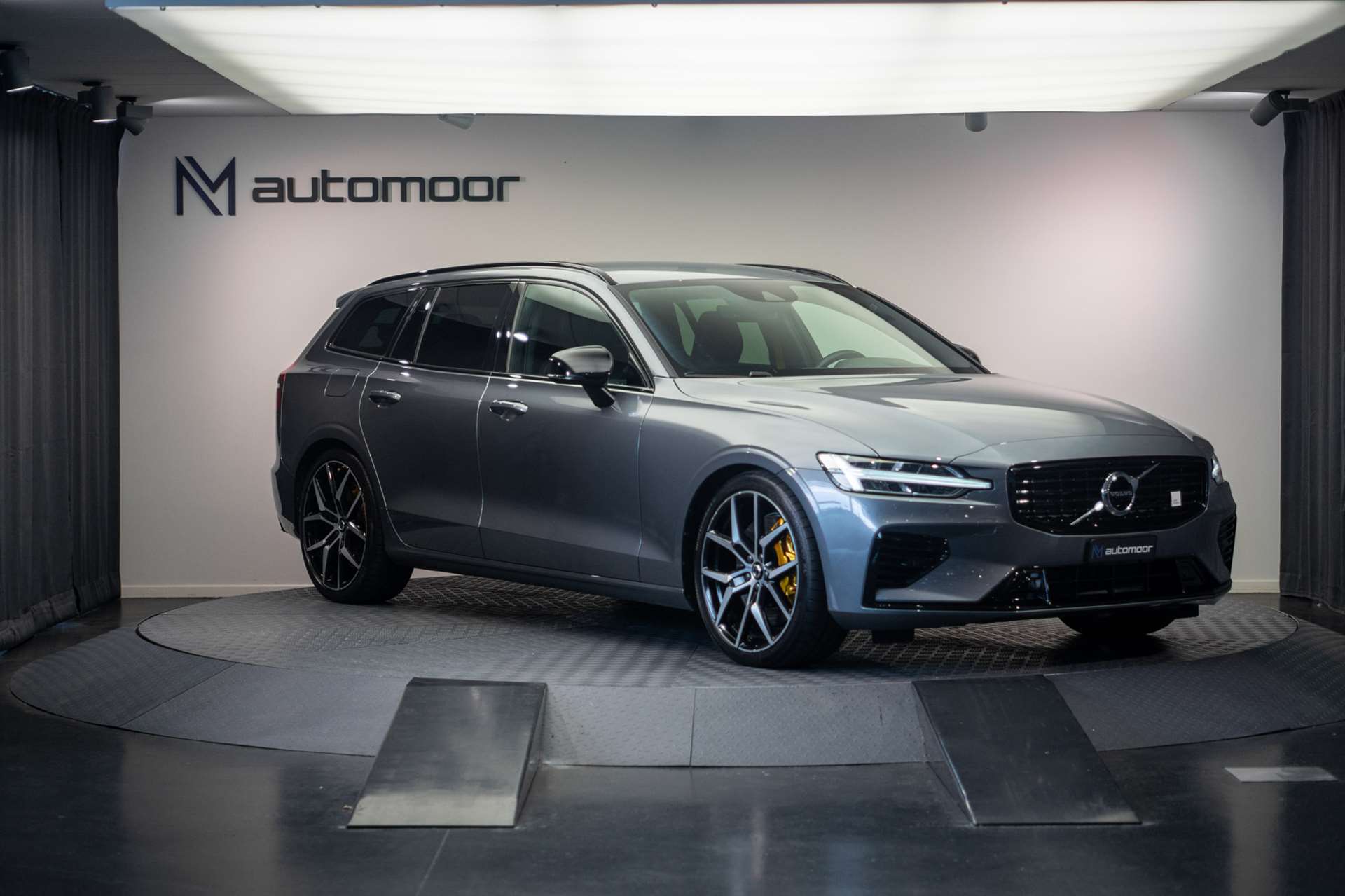 VOLVO V60 T8 eAWD Twin Engine Polestar Geartronic-showroom-element-2
