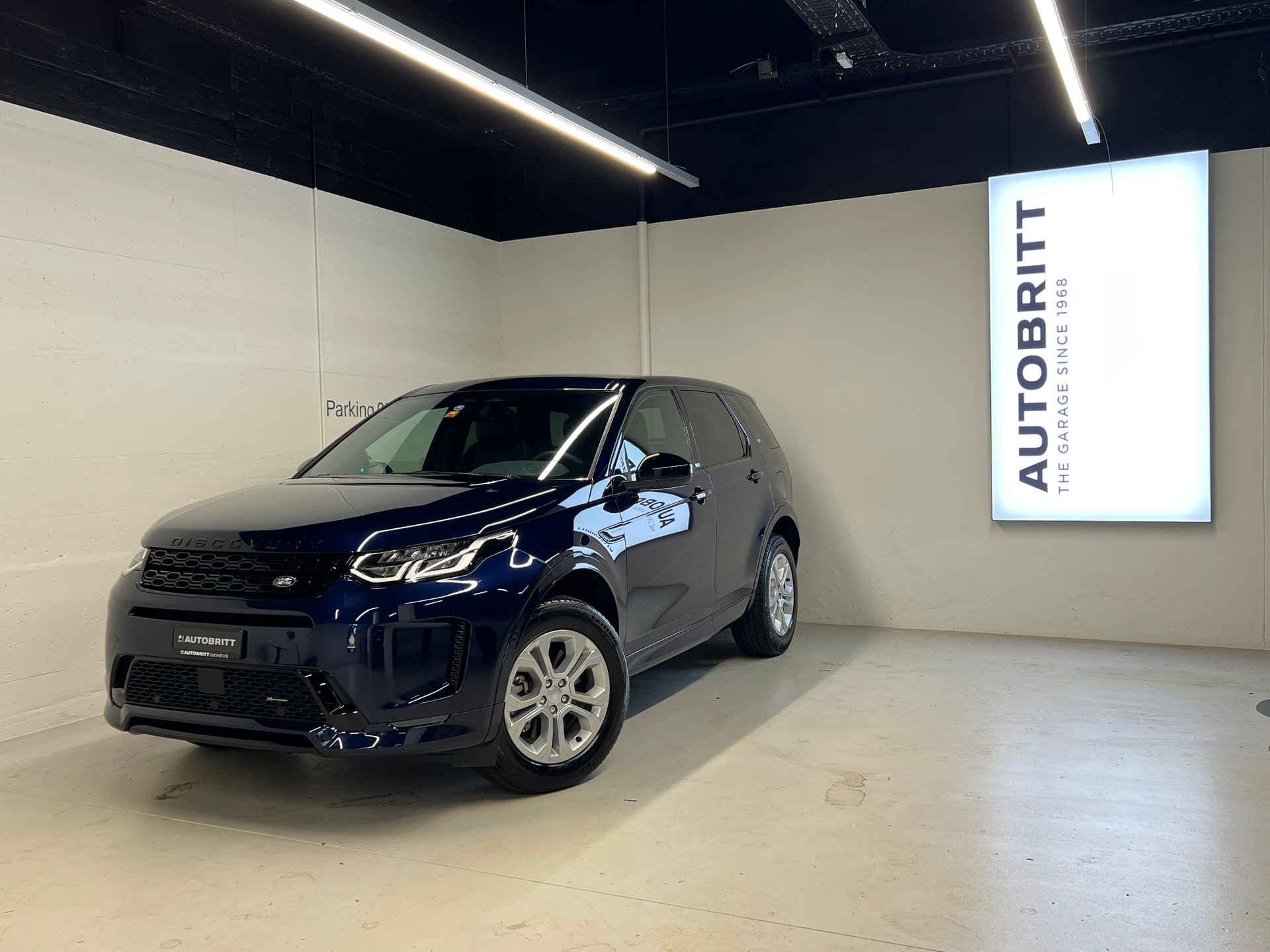 LAND ROVER Discovery Sport 1.5 T 300e R-Dynamic S