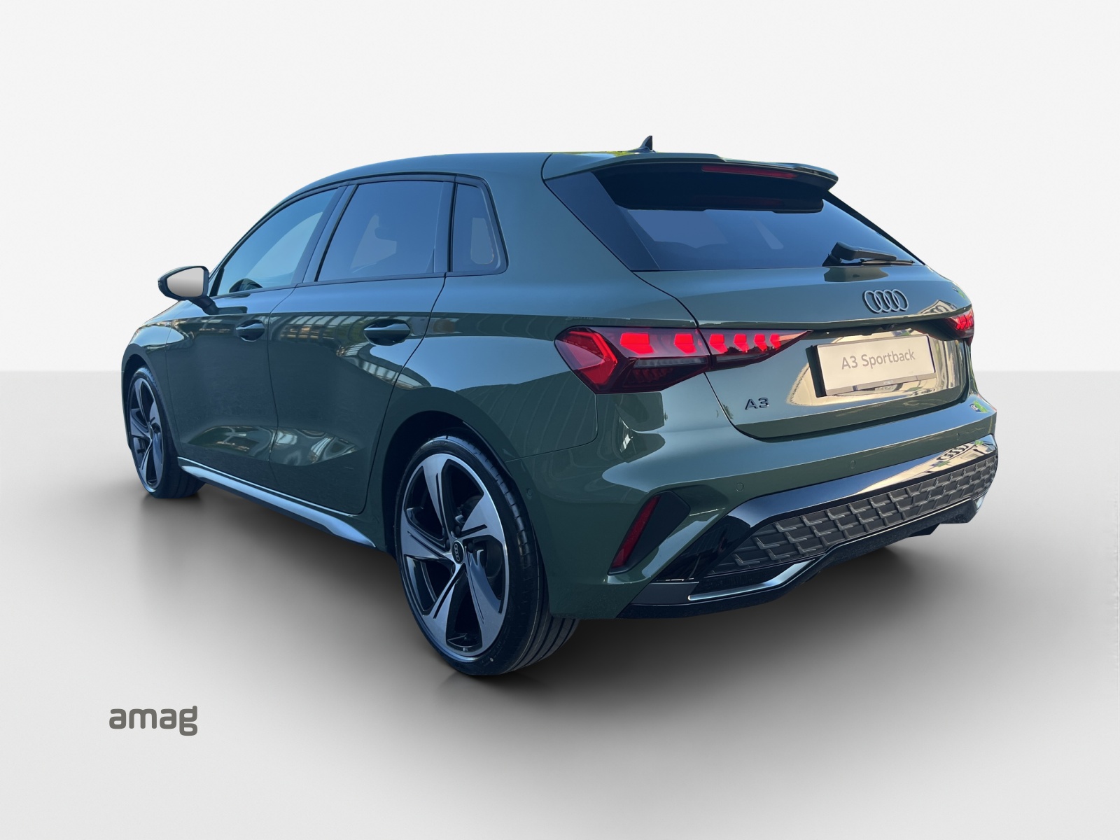 AUDI A3 Sportback 35 TFSI S line Attraction-showroom-element-2