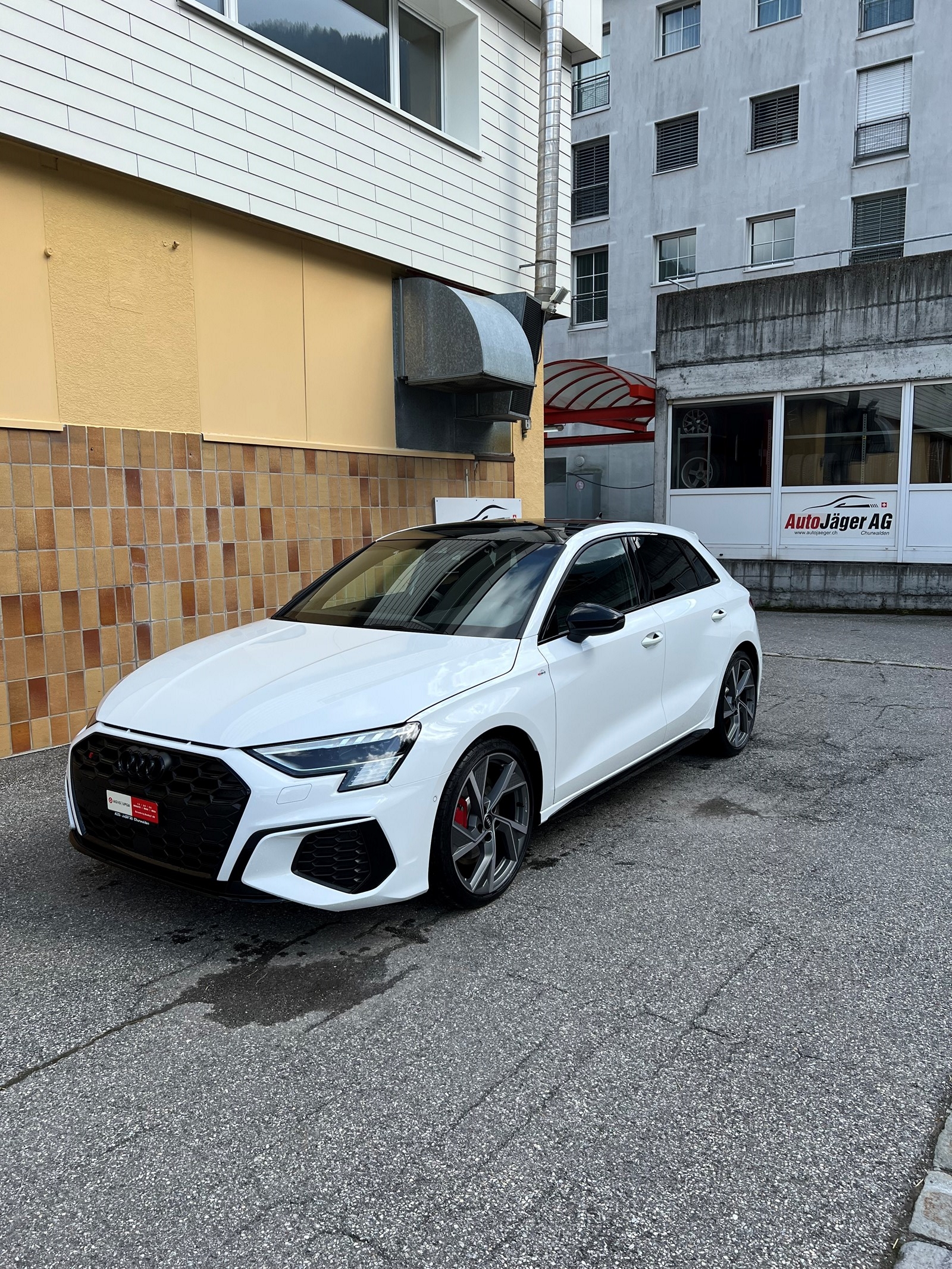 AUDI S3 Sportback 2.0 TFSI quattro S-tronic-image-1
