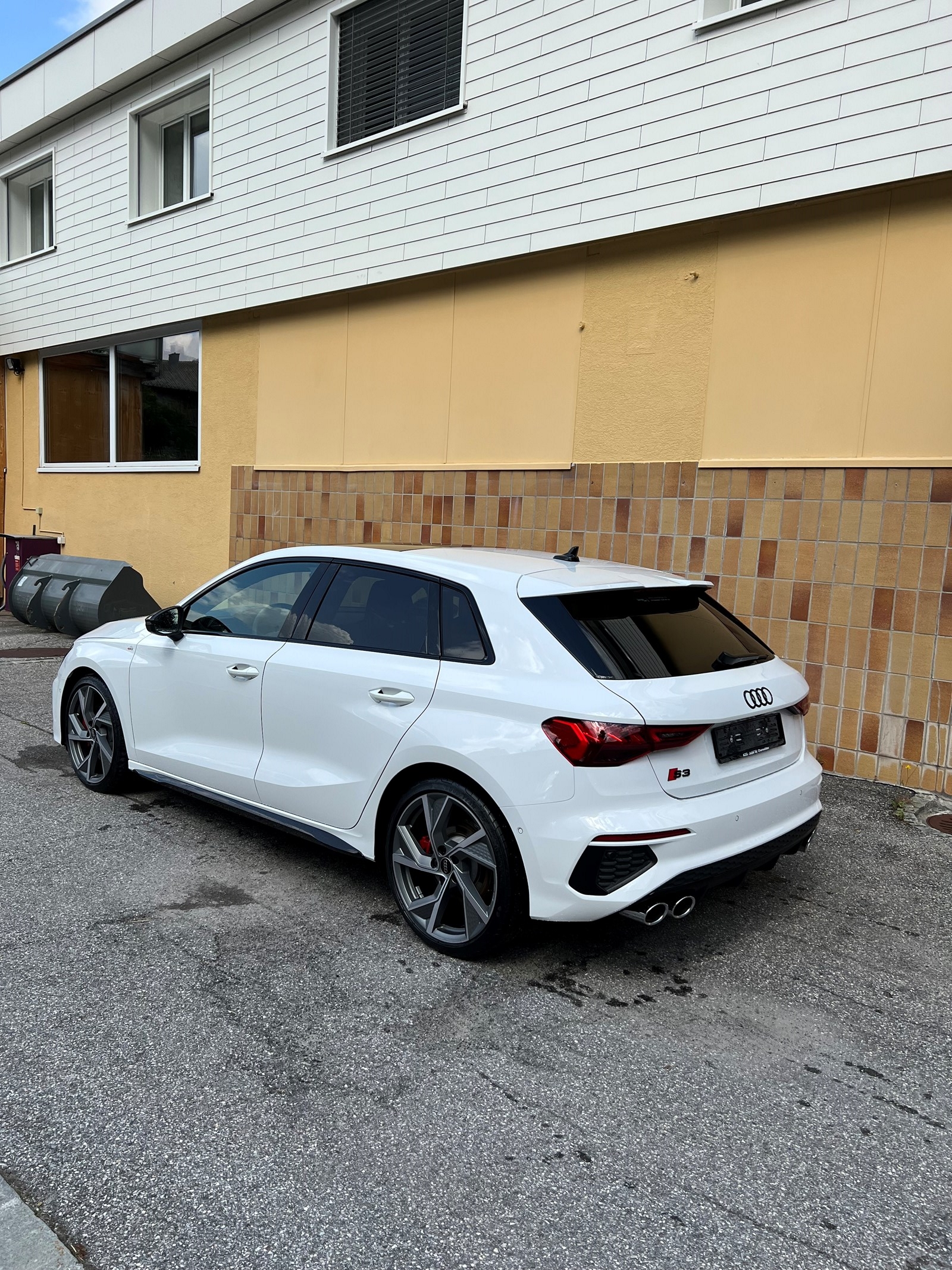 AUDI S3 Sportback 2.0 TFSI quattro S-tronic-image-6