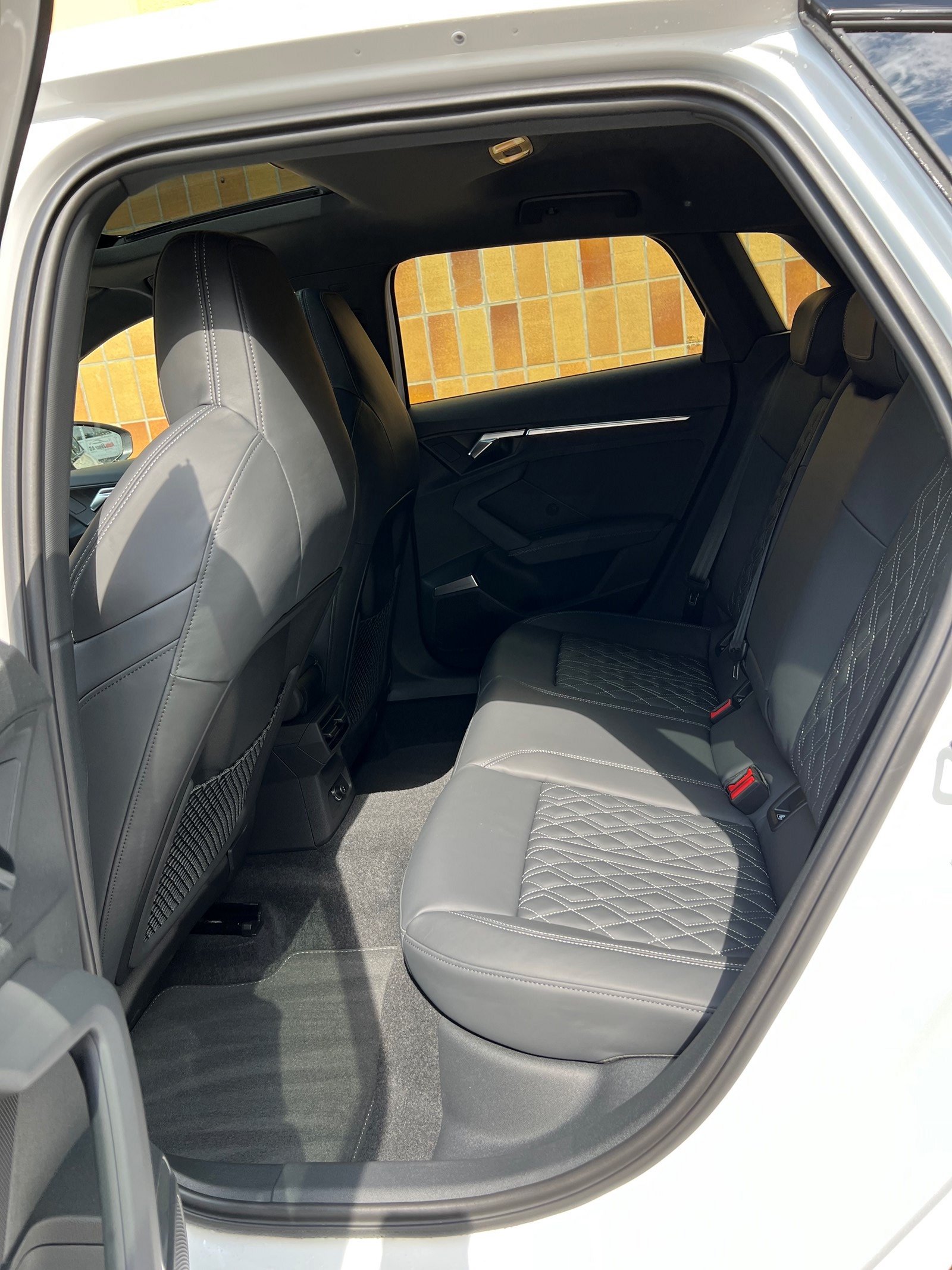 AUDI S3 Sportback 2.0 TFSI quattro S-tronic-image-5
