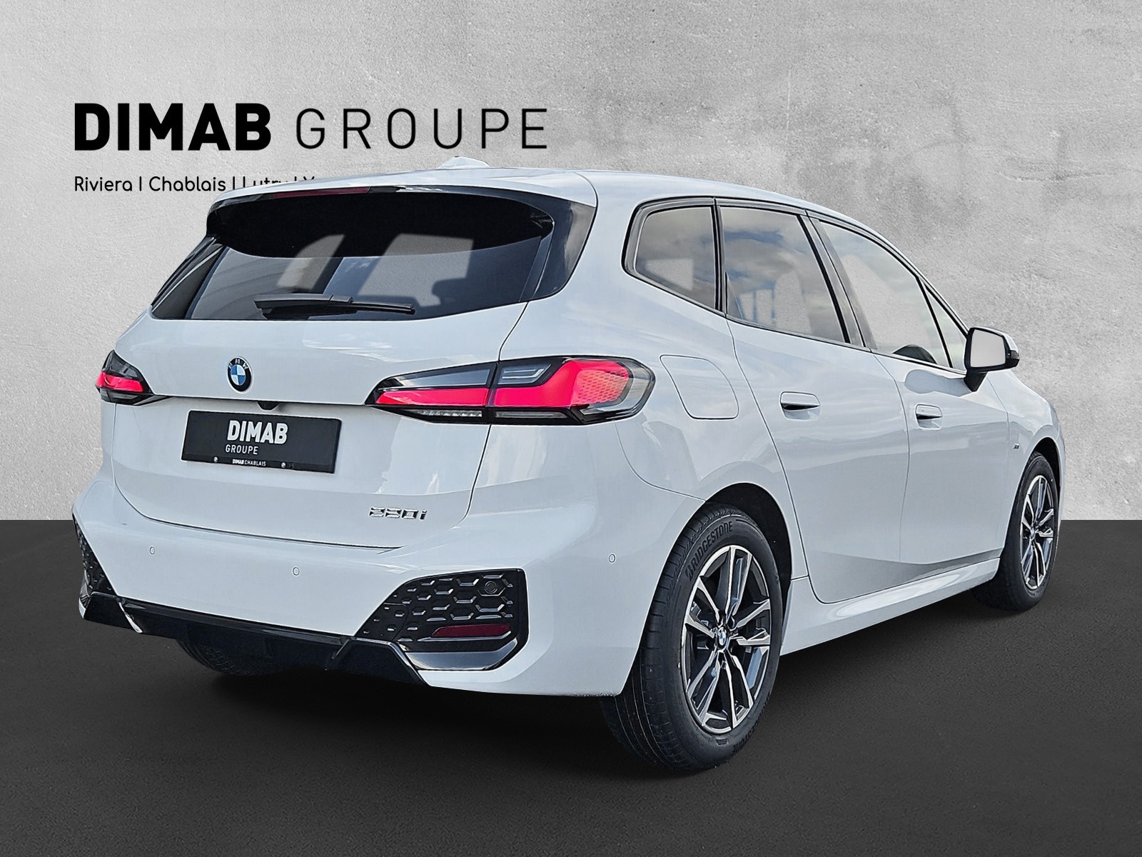 BMW 220i Active Tourer M Sport DKG-showroom-element-2