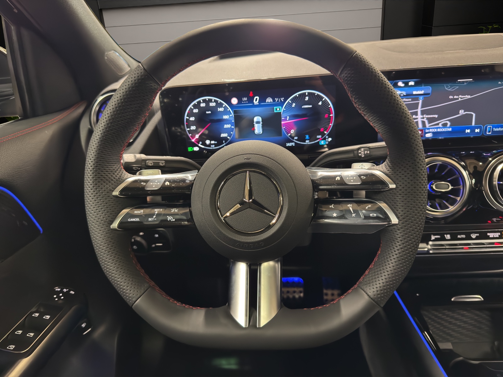 Image MERCEDES-BENZ GLA-220 GLA 220d 4Matic 8G-DCTSwiss Star