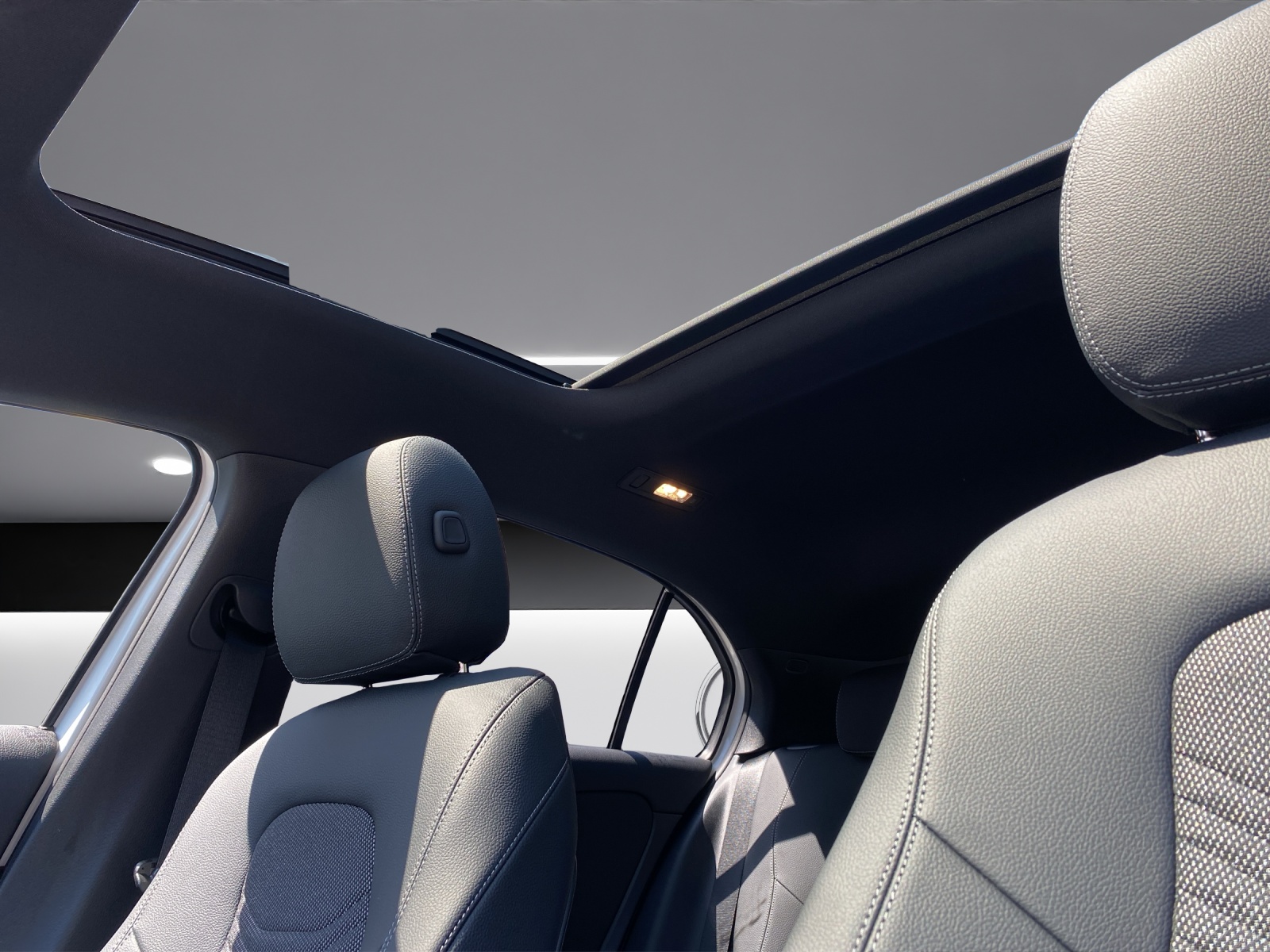 Image MERCEDES-BENZ A-250 A 250 e EQ Star 8G-DCT