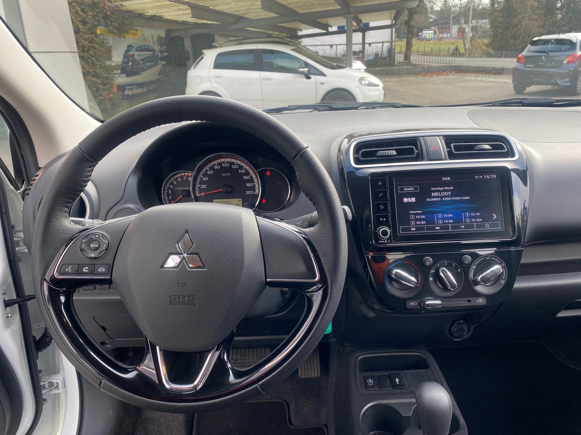 MITSUBISHI Space Star 1.2 CVT Inform-image-8