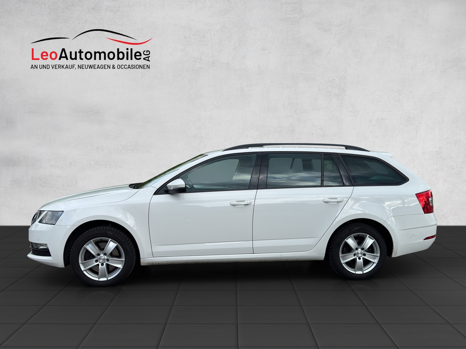 SKODA Octavia Combi 2.0 TDI Ambition 4x4 DSG-showroom-element-1