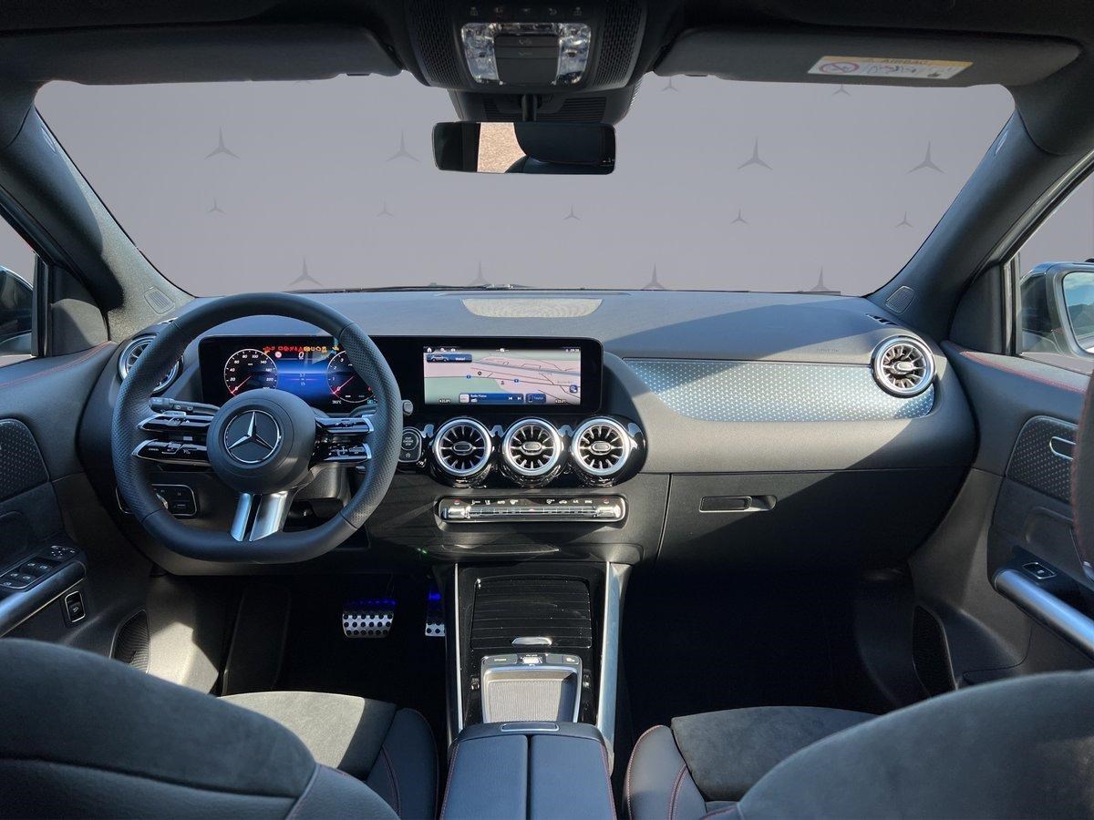 MERCEDES-BENZ GLA 200 AMG Line-image-12