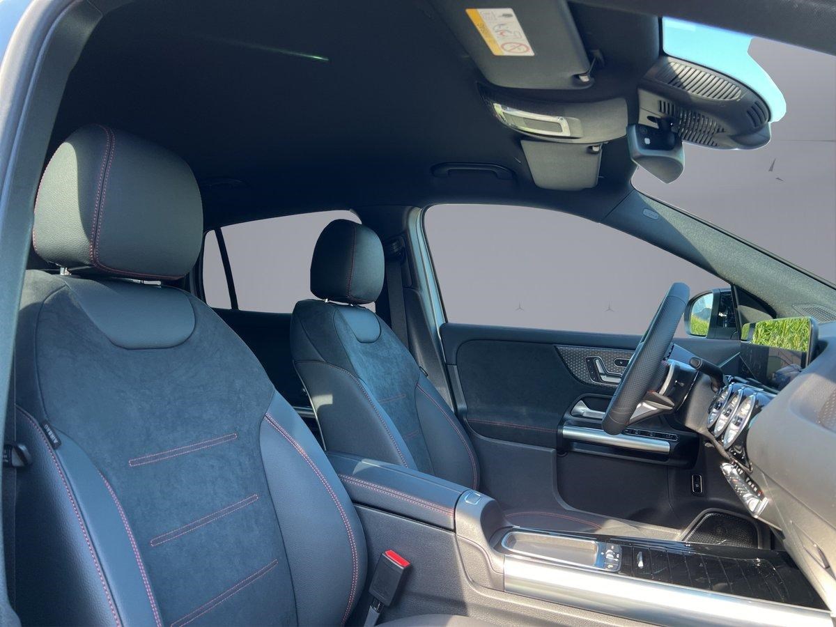 MERCEDES-BENZ GLA 200 AMG Line-image-15