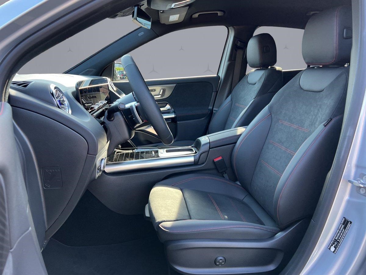 MERCEDES-BENZ GLA 200 AMG Line-image-8