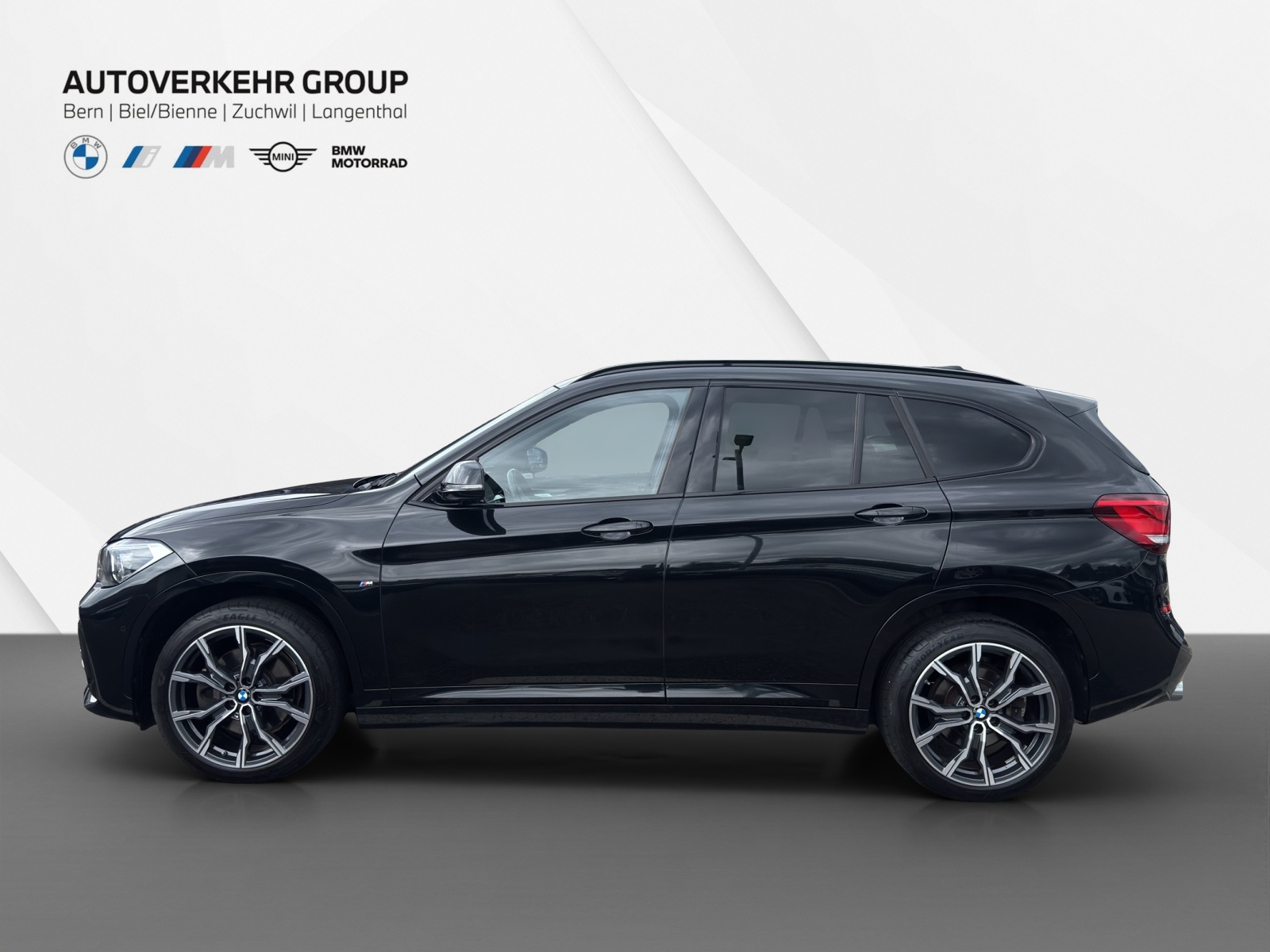 BMW X1 xDrive 25i M Sport-showroom-element-2