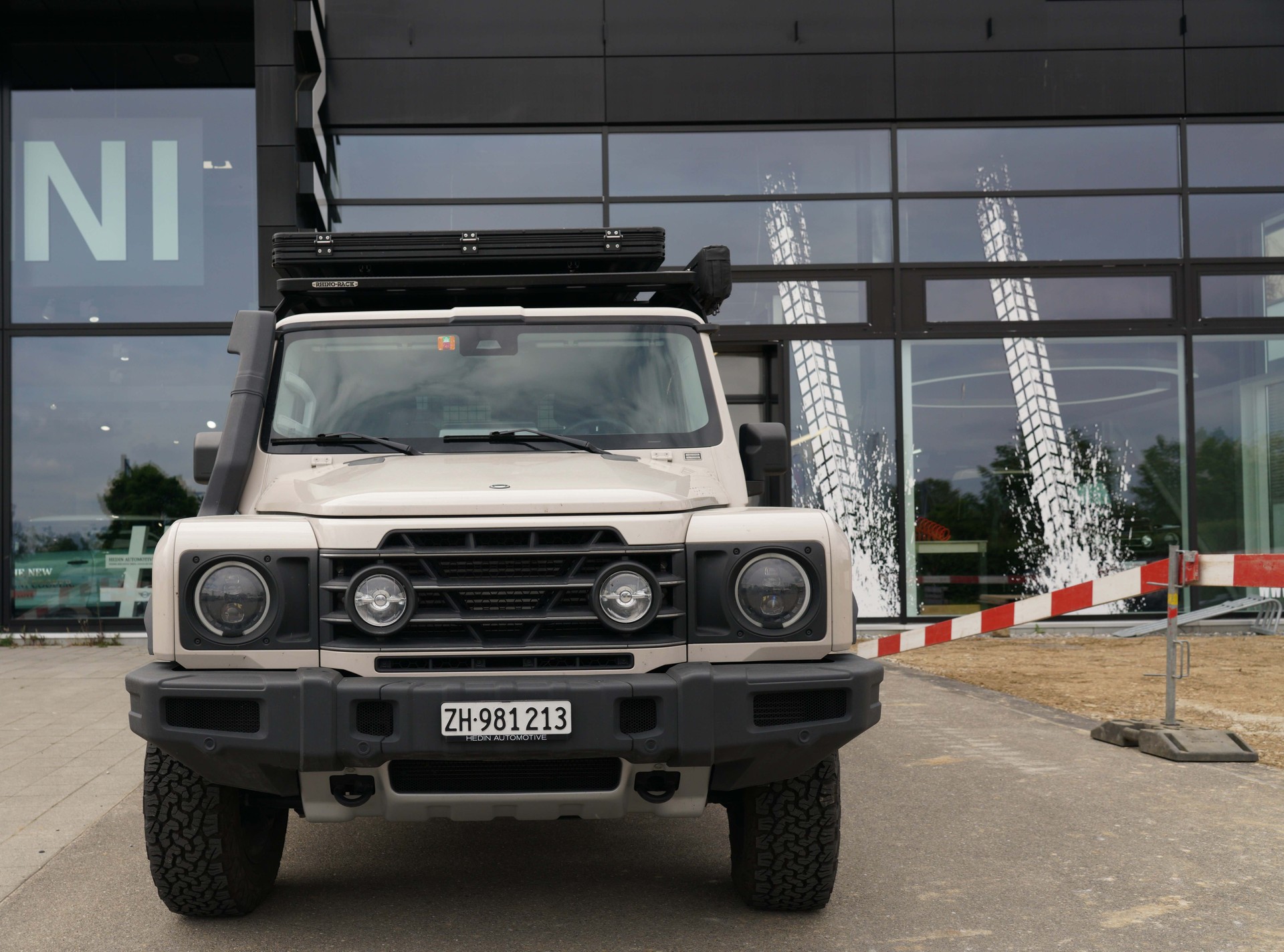 INEOS Grenadier 3.0 Utility Wagon 2-Sitz-showroom-element-1