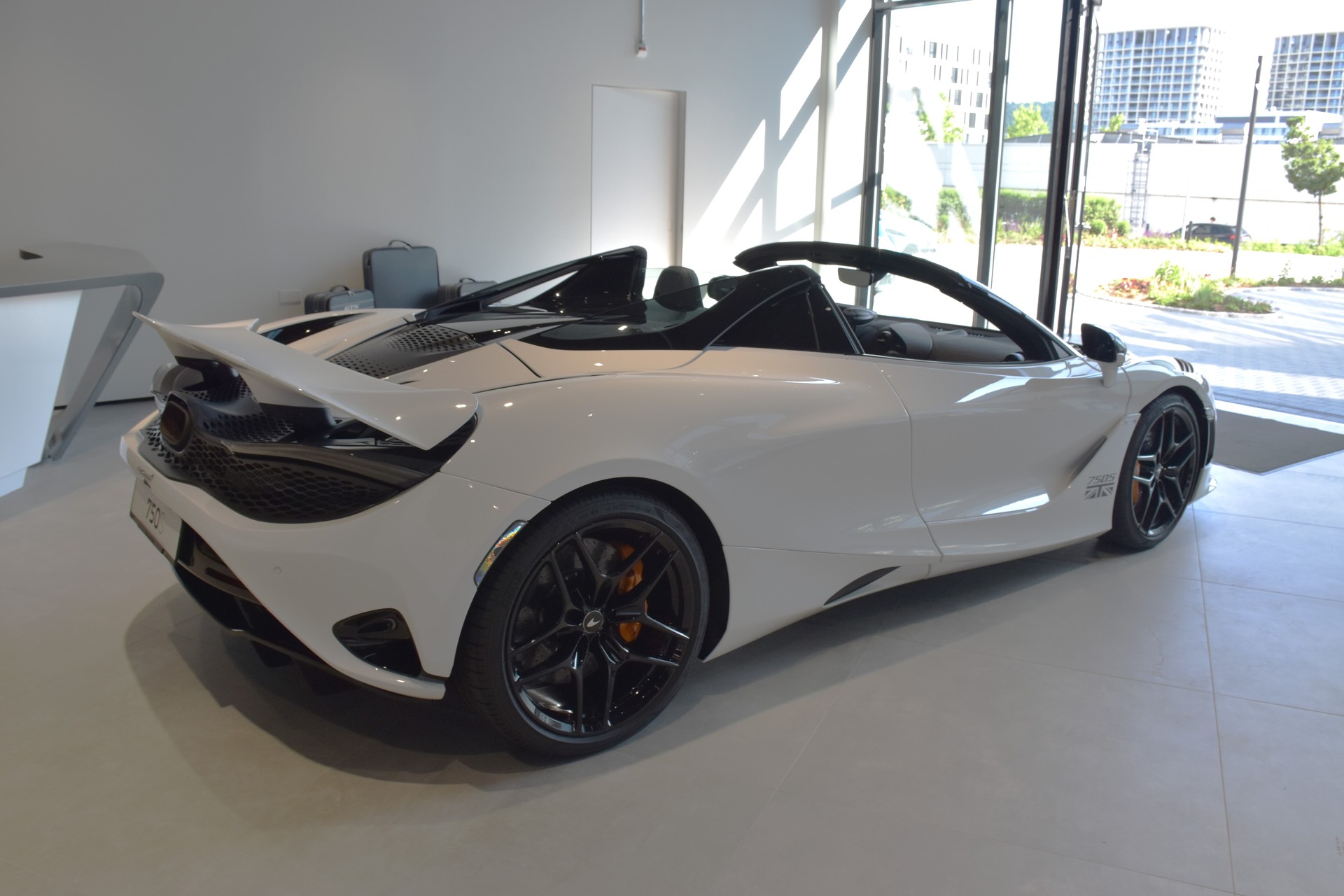 McLAREN 750S Spider Performance-image-5