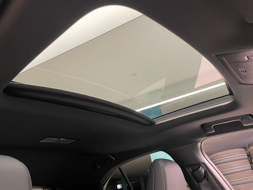 UX 250h Comfort E-FOUR Voll-Hybrid