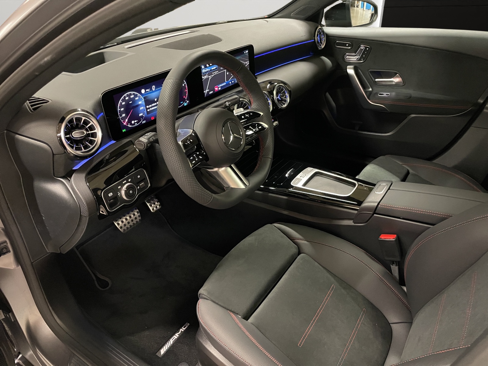 Image MERCEDES-BENZ A-220 A 220 4Matic 8G-DCT