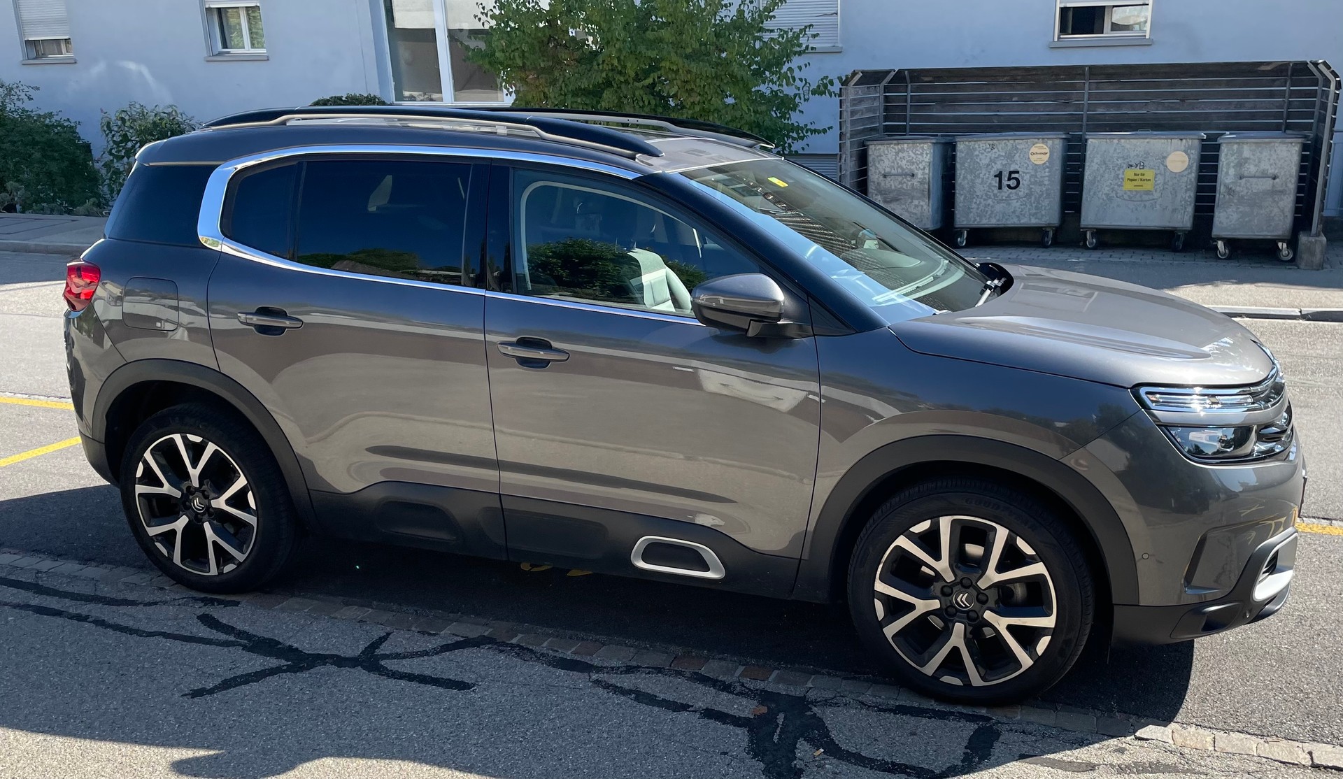CITROEN C5 Aircross 1.6i PureTech Shine EAT8-image-1