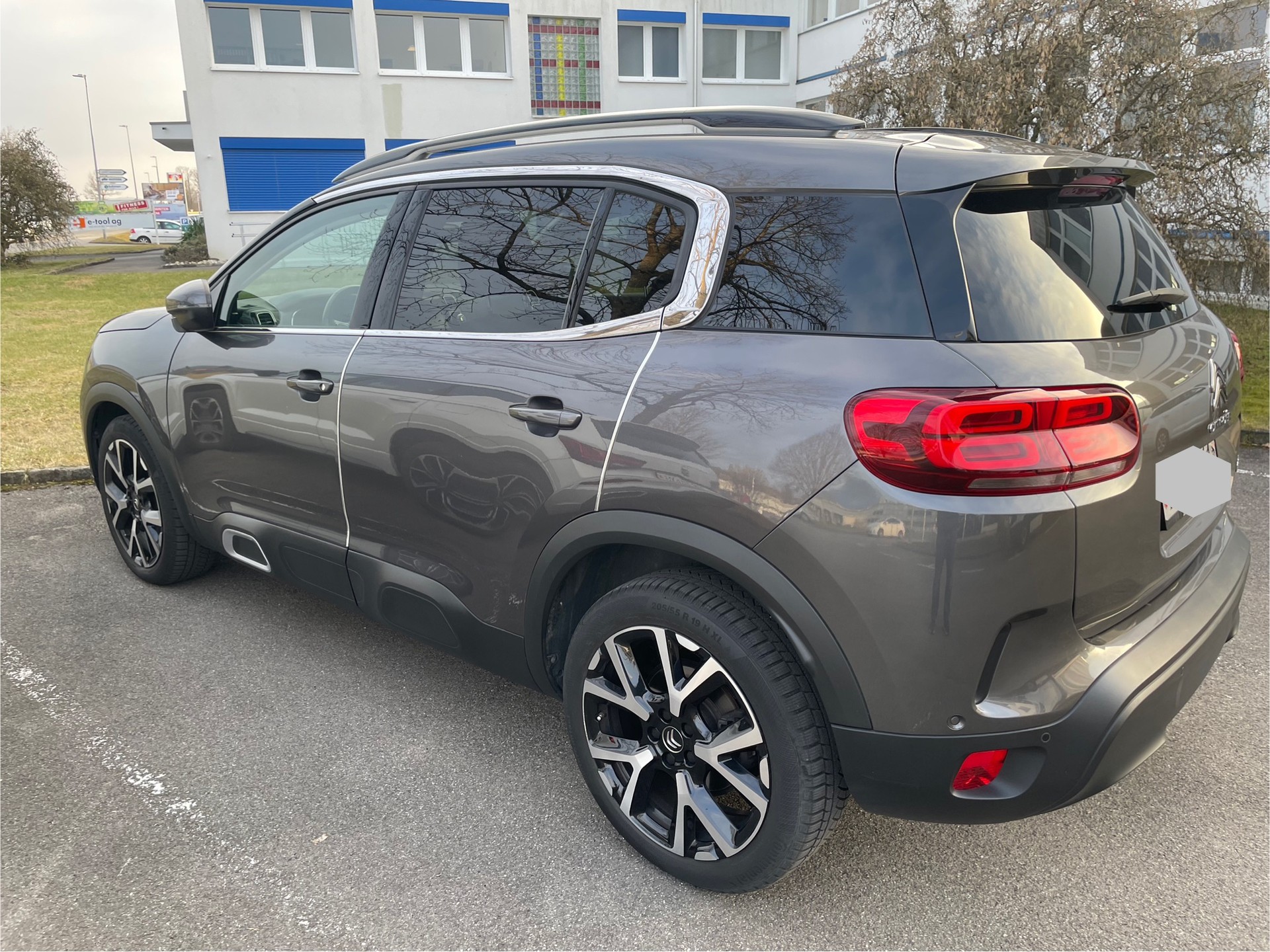 CITROEN C5 Aircross 1.6i PureTech Shine EAT8-image-4