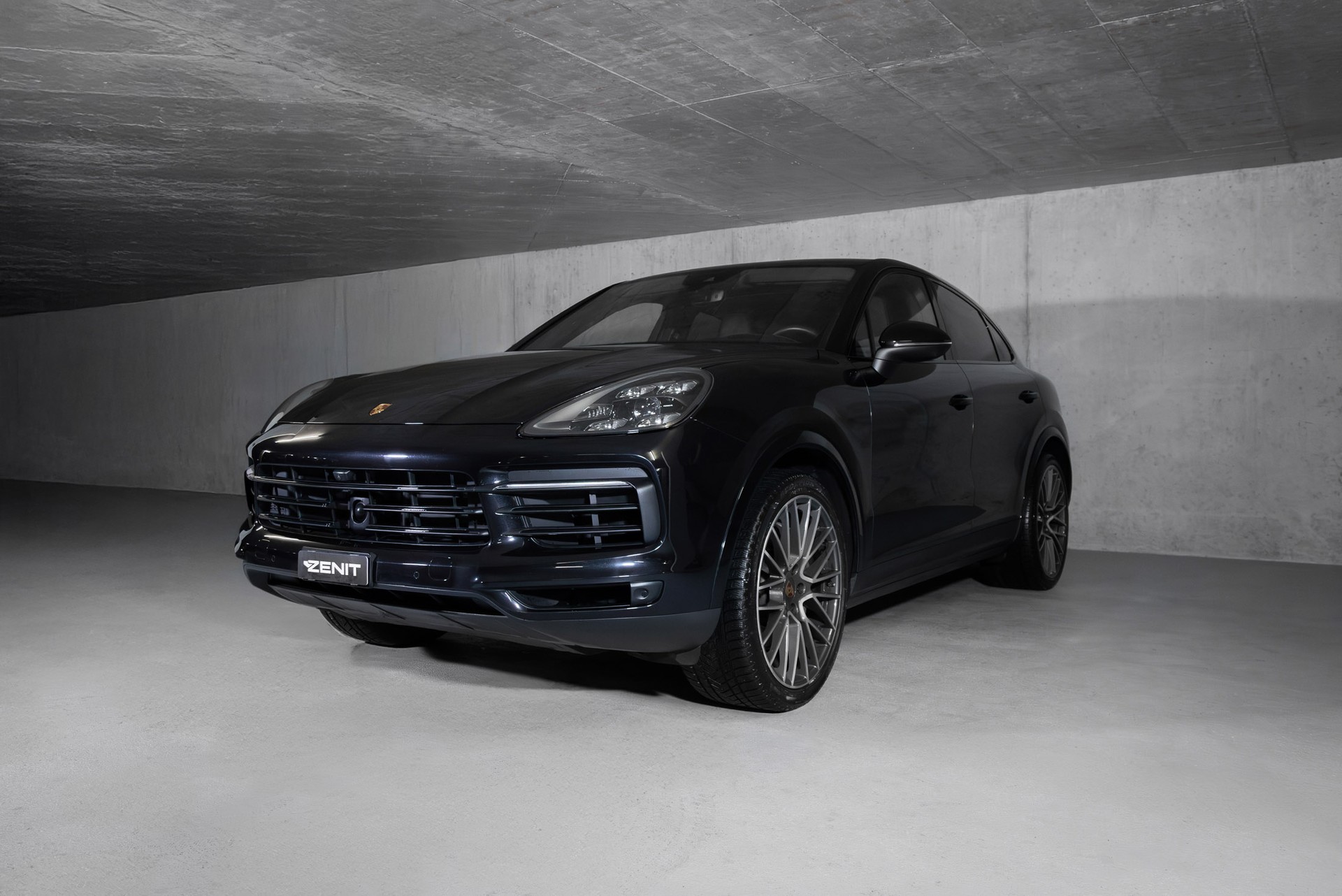 PORSCHE Cayenne S Coupé-showroom-element-1