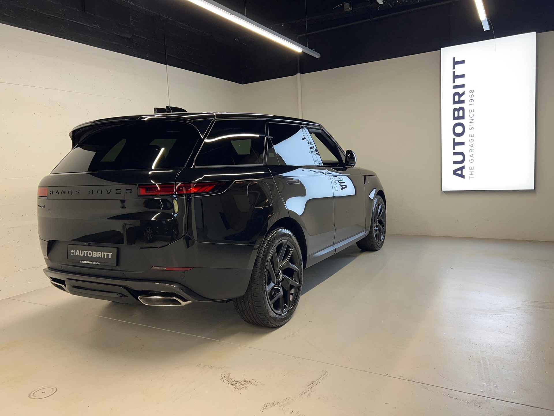 LAND ROVER Range Rover Sport 3.0 I6 P460e SE-showroom-element-1