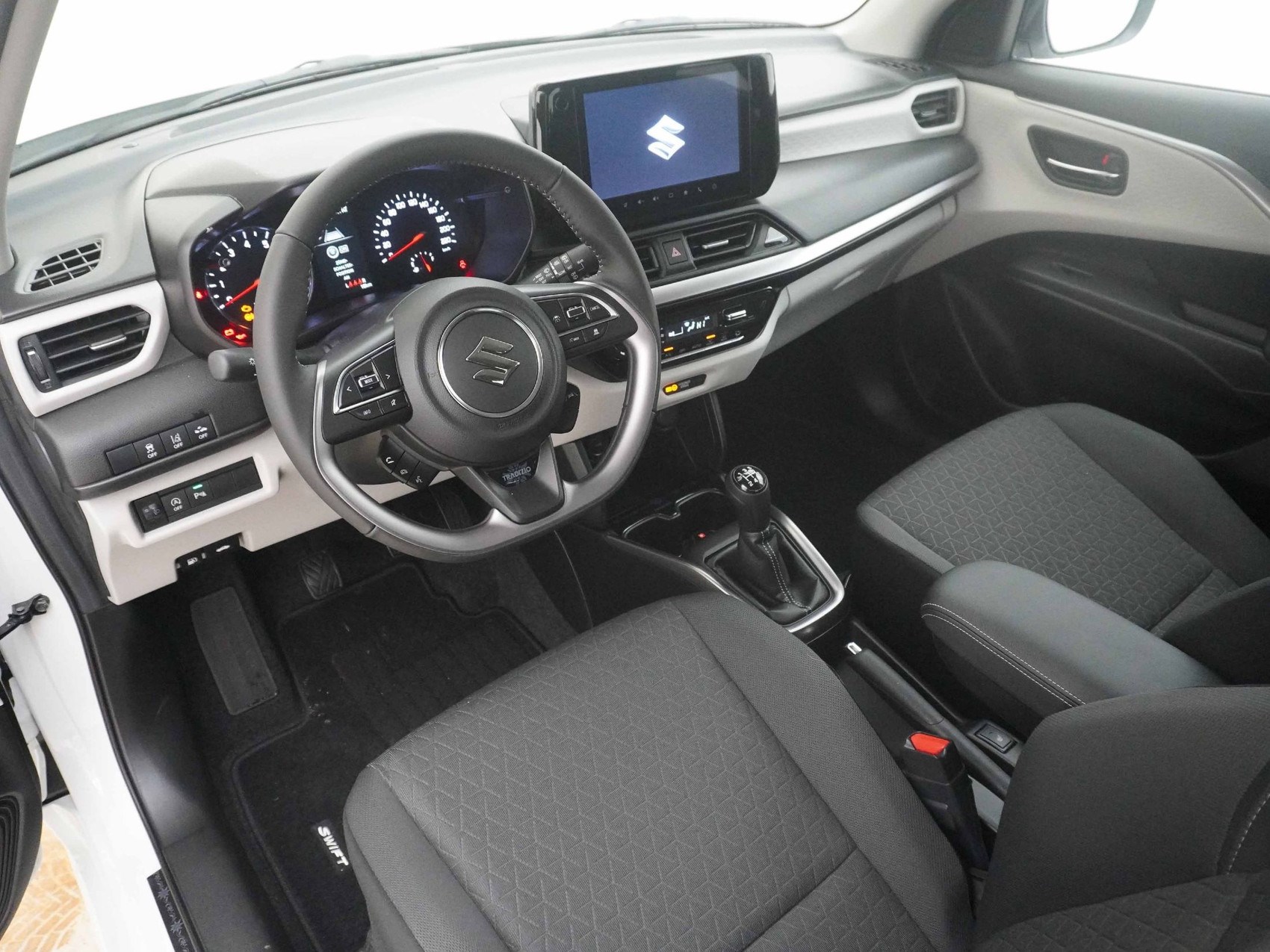 SUZUKI SWIFT 1.2 Tradizio Top Hybrid 4x4-image-7