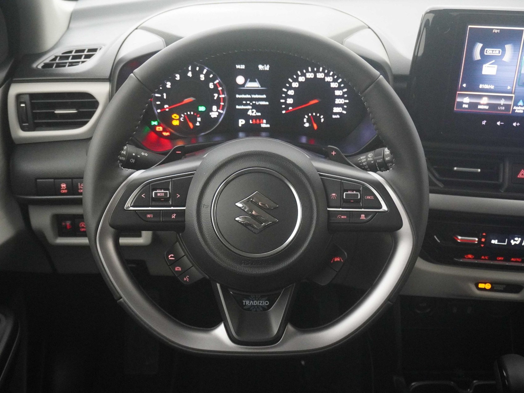 SUZUKI SWIFT 1.2 Tradizio Top Hybrid 4x4-image-9