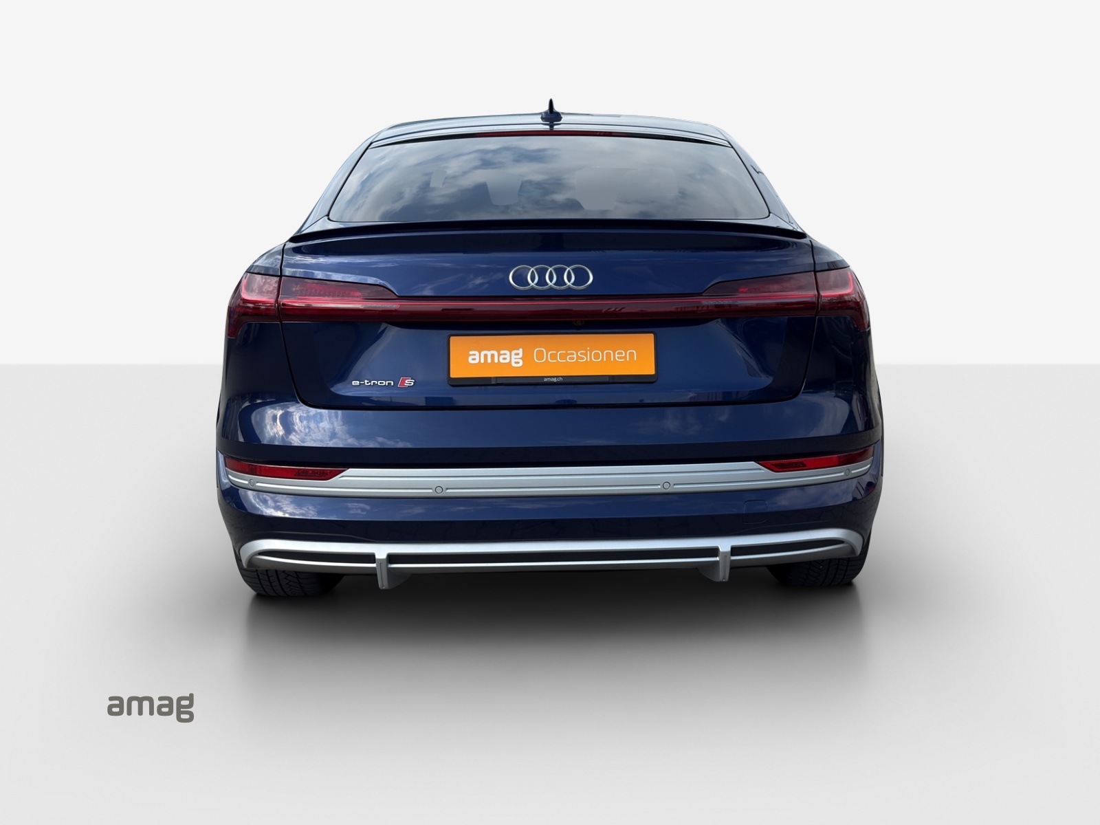 AUDI e-tron S Sportback quattro-showroom-element-3